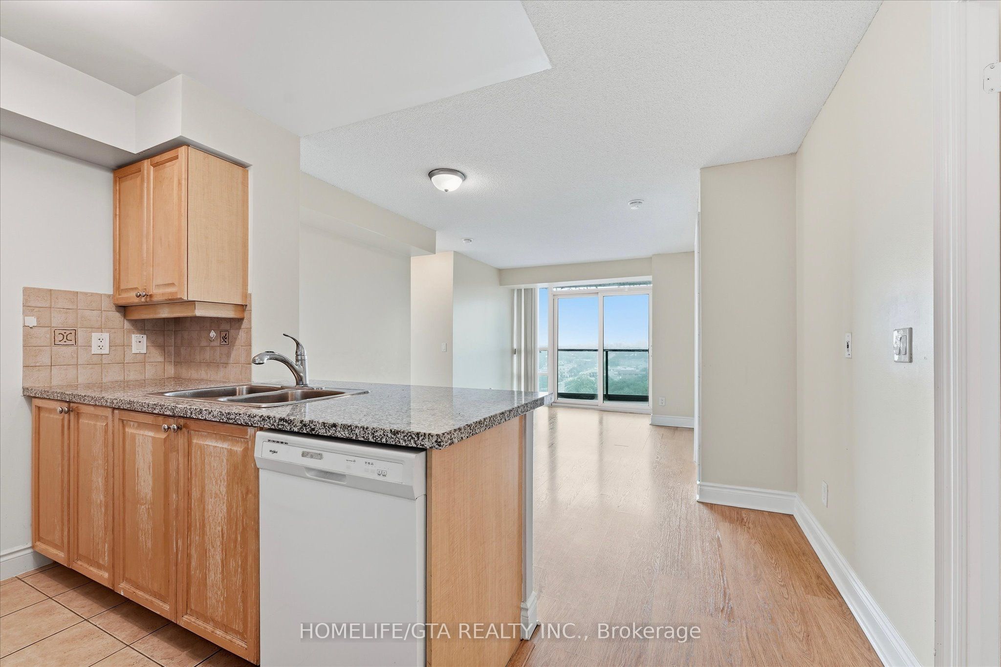 15 Greenview Avenue 1007, Toronto, ON M2M 4M7 photo 5