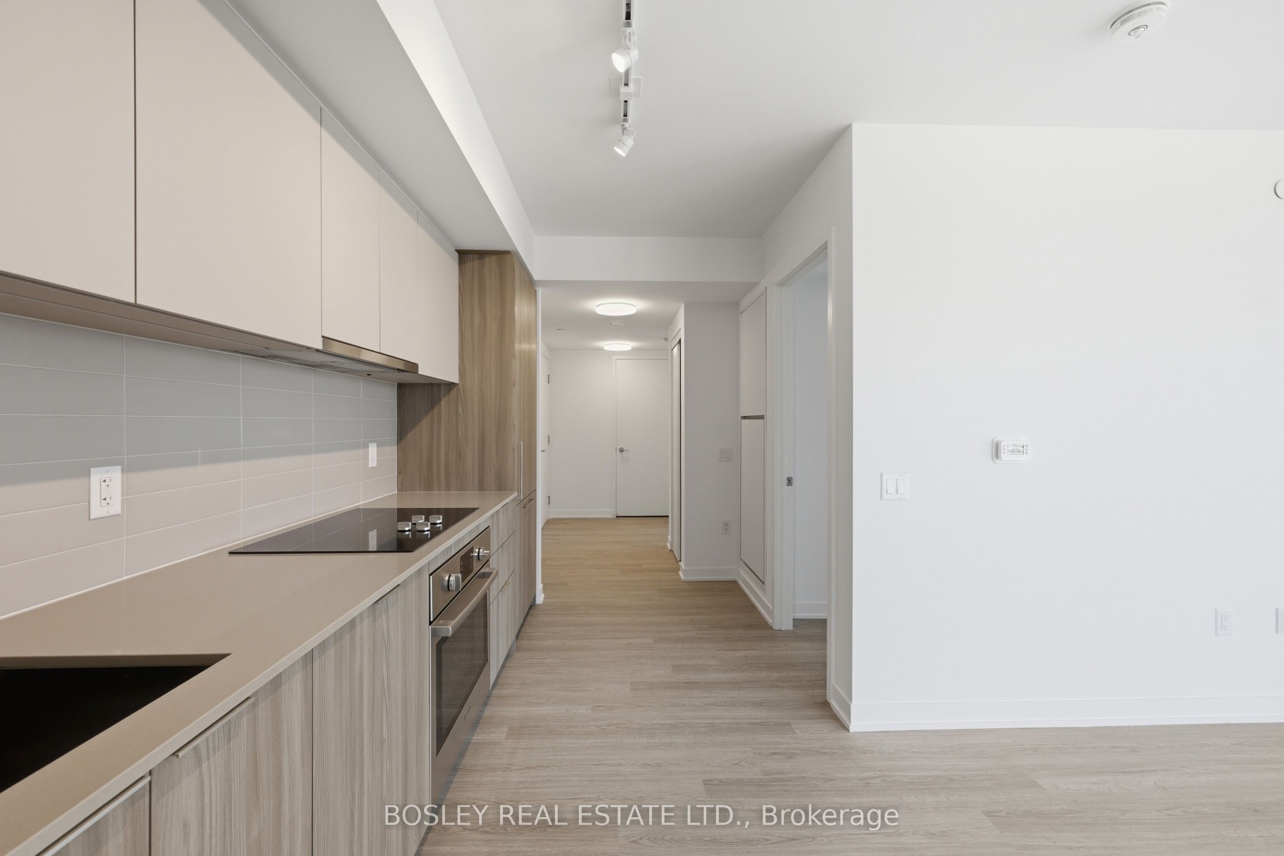 15 David Salomon Drive 2302, Toronto, ON M3C 0T2 photo 3