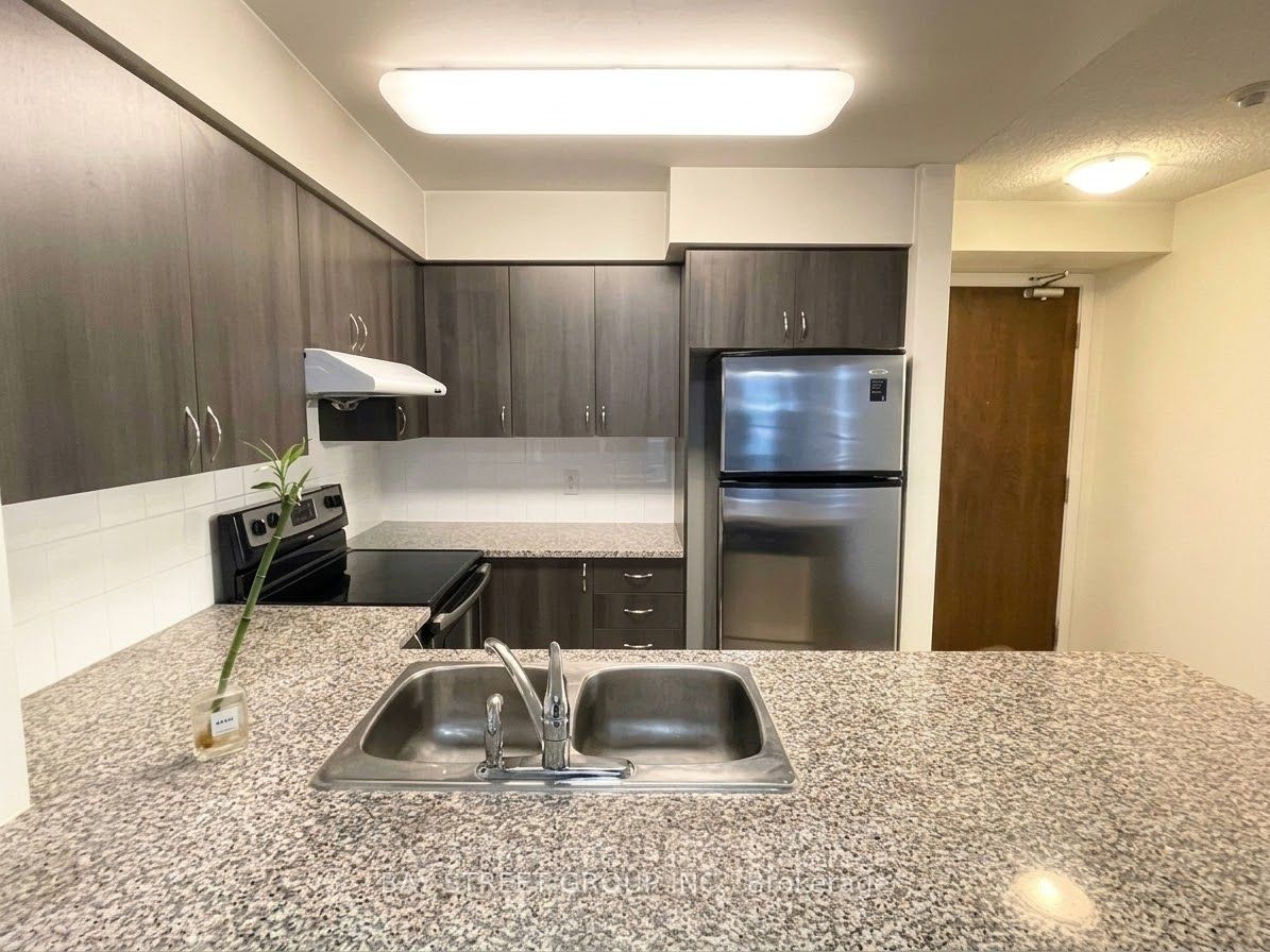 35 Hollywood Avenue 818, Toronto, ON M2N 0A9 photo 2
