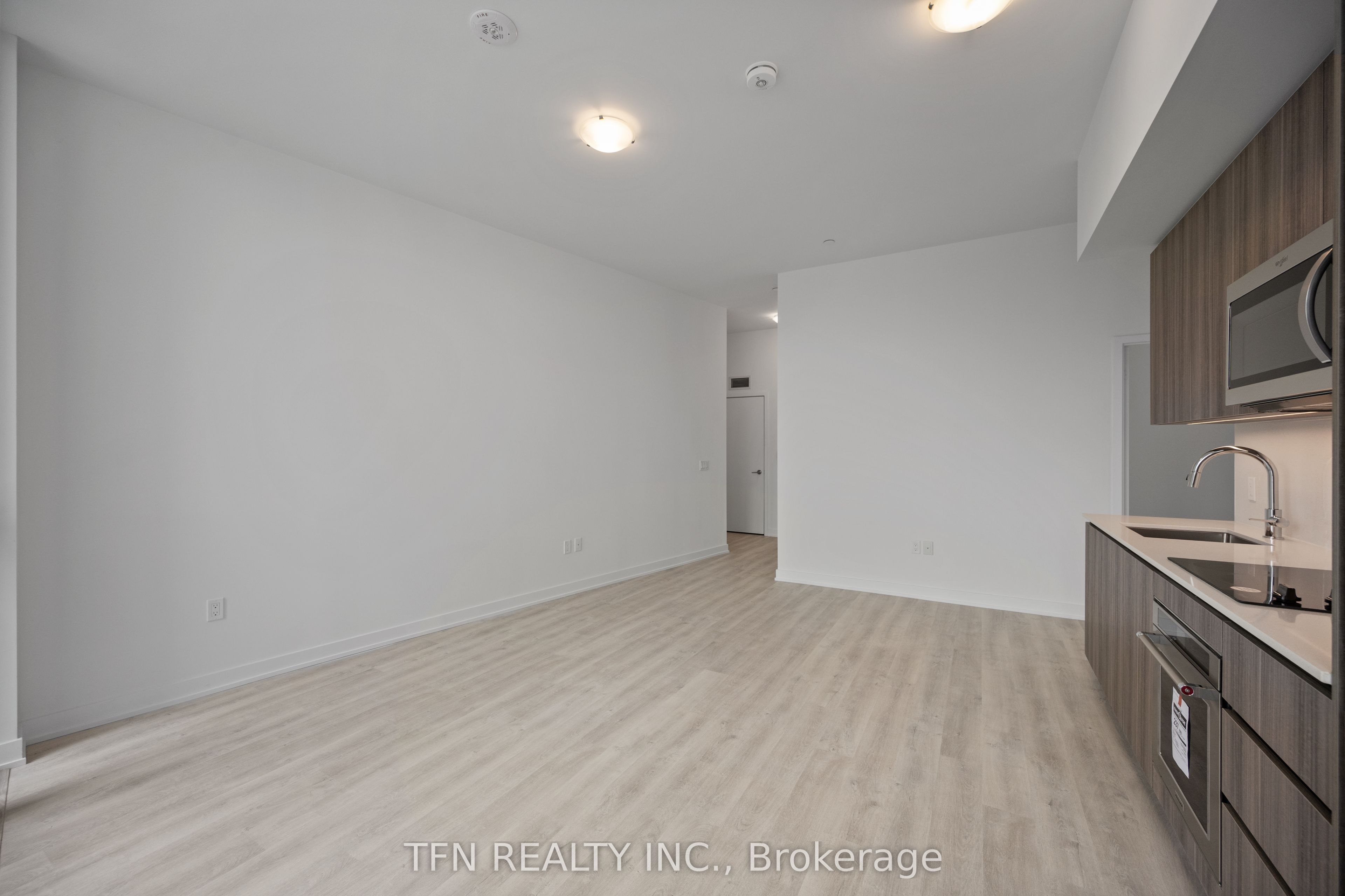 15 Richardson Street 215, Toronto, ON M5A 0Y5 photo 4