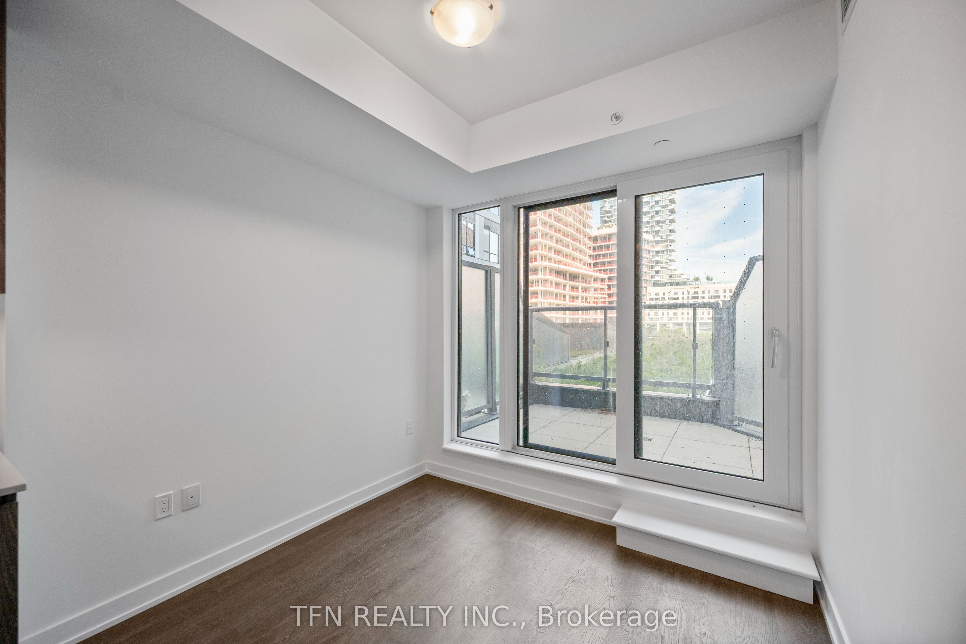 15 Richardson Street 314, Toronto, ON M5A 0Y5 photo 3