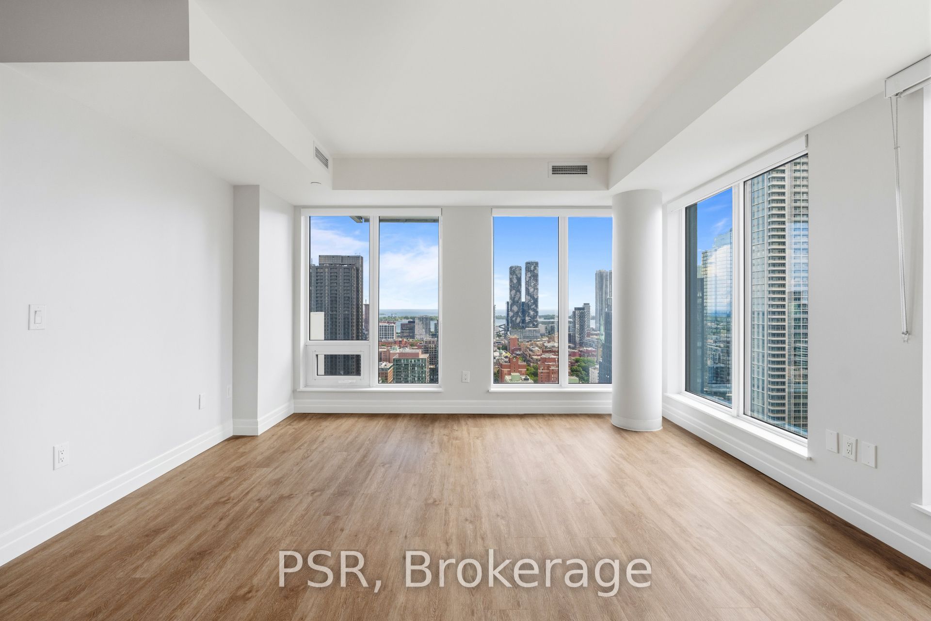 203 Jarvis Street 2909, Toronto, ON M5B 0E7