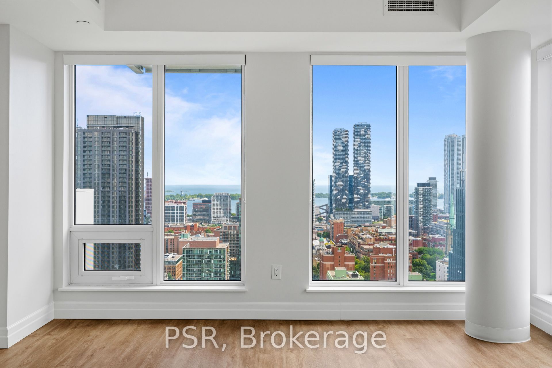 203 Jarvis Street 2909, Toronto, ON M5B 0E7 photo 2