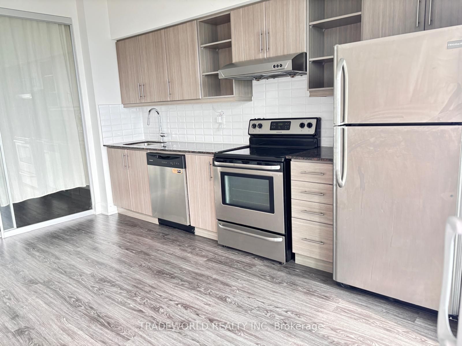 160 Vanderhoof Avenue 508, Toronto, ON M4G 2G6 photo 3