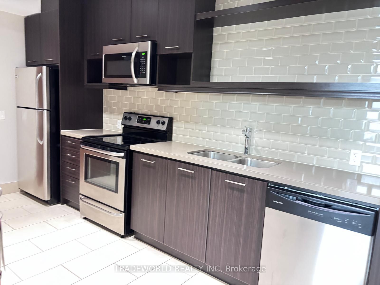 160 Vanderhoof Avenue 508, Toronto, ON M4G 2G6 photo 4