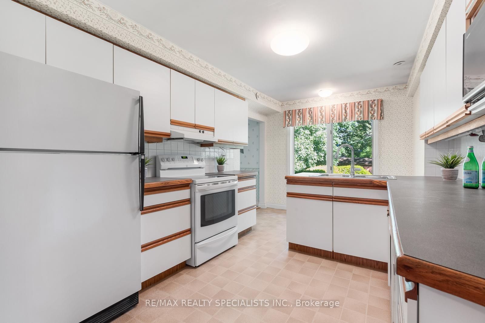 14 Michael Drive, Toronto, ON M2H 2A3 photo 3