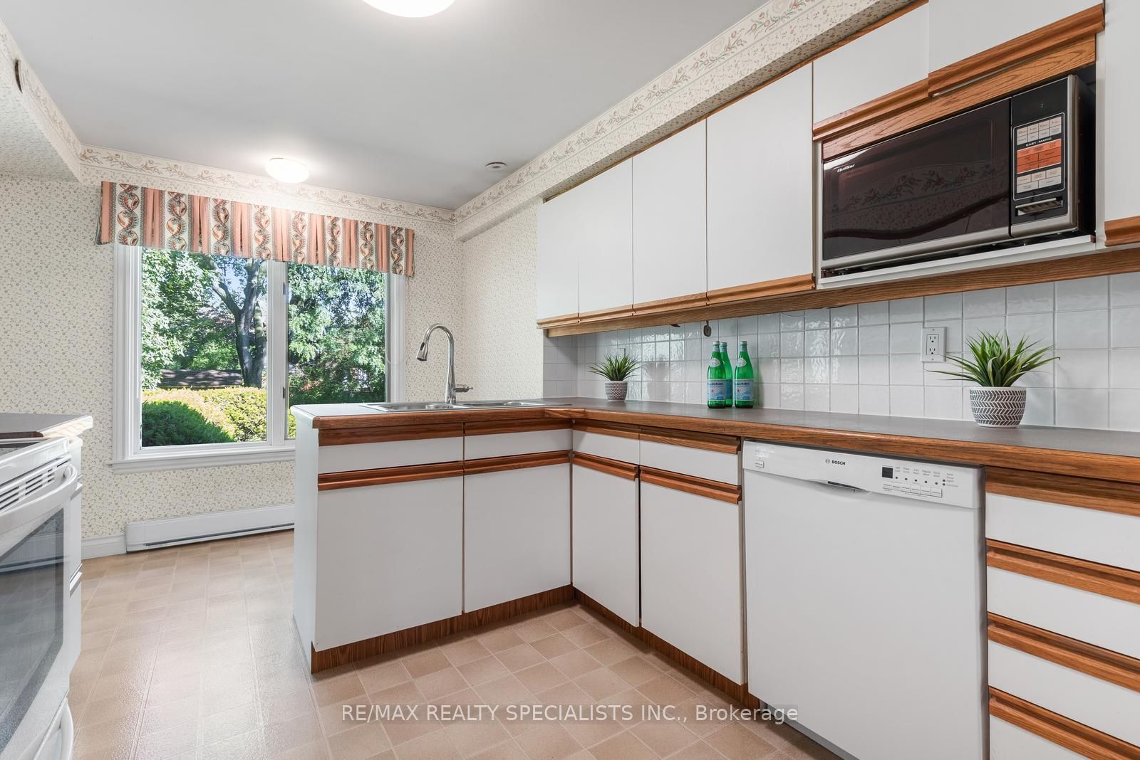 14 Michael Drive, Toronto, ON M2H 2A3 photo 5