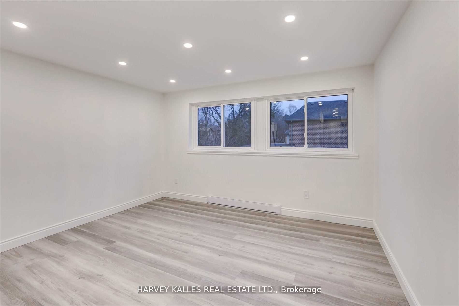 901 Millwood Road B, Toronto, ON M4G 1X2 photo 4