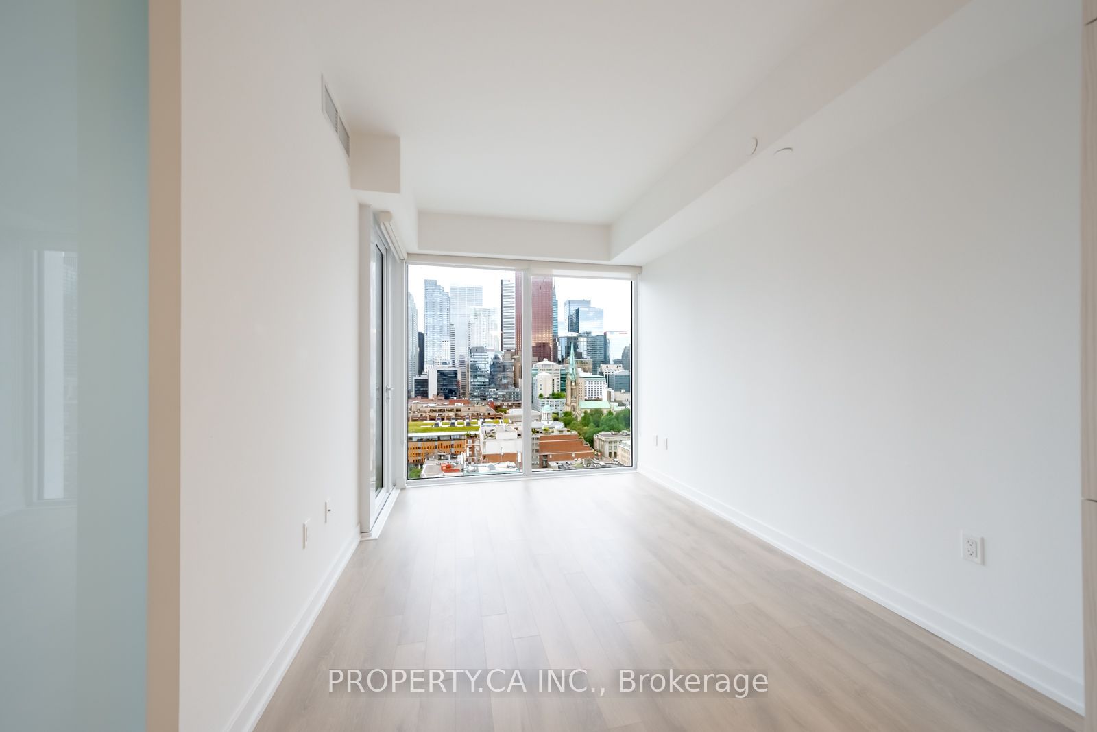 158 Front Street 1803, Toronto, ON M5A 0K9 photo 2