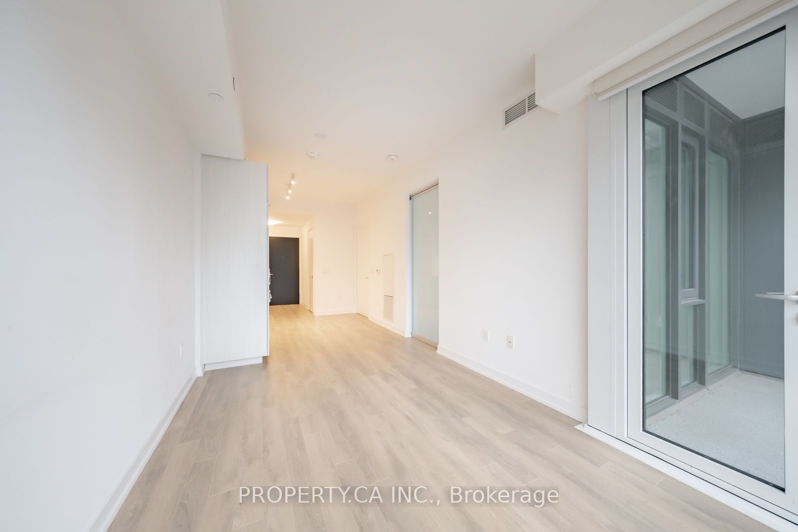 158 Front Street 1803, Toronto, ON M5A 0K9 photo 4