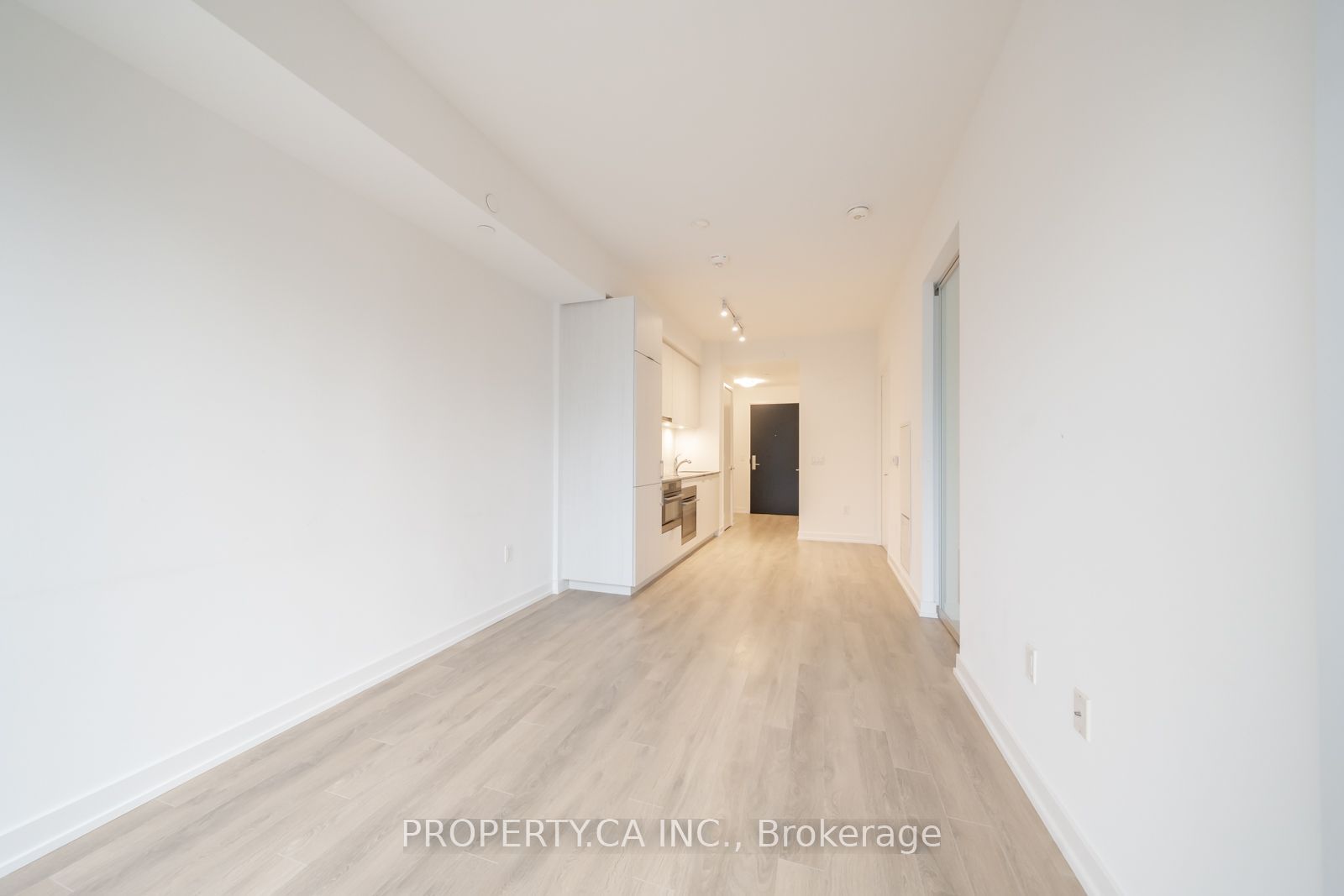 158 Front Street 1803, Toronto, ON M5A 0K9 photo 5