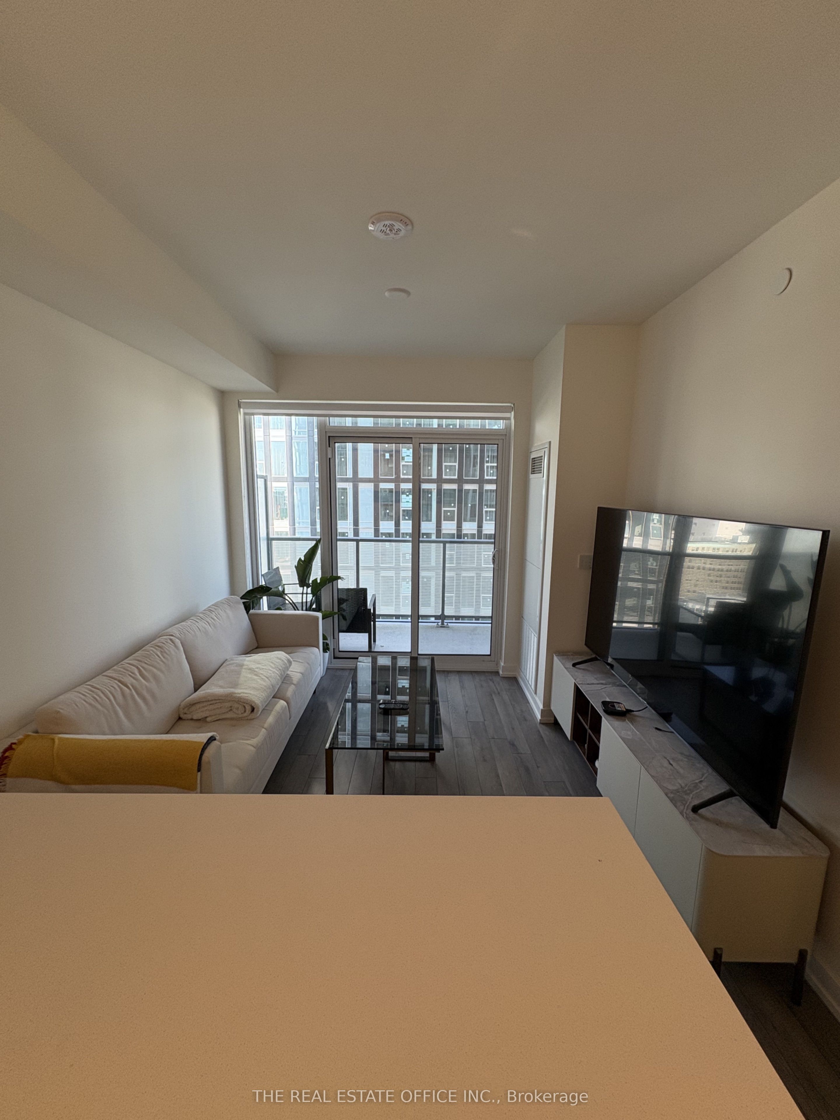 89 Church Street 3301, Toronto, ON M5C 0B7 photo 2