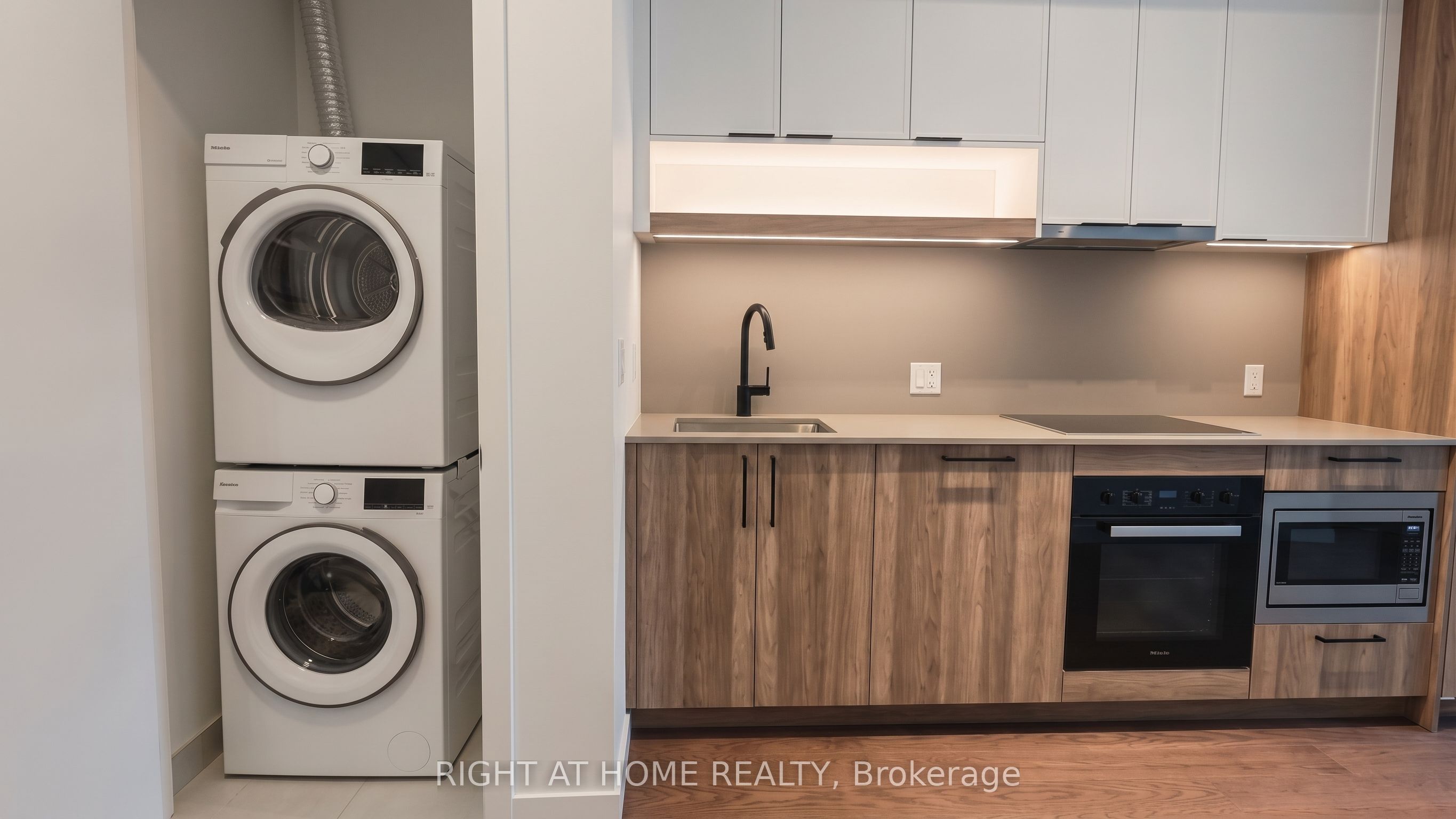 91 Montclair Avenue 202, Toronto, ON M5P 0B1 photo 2