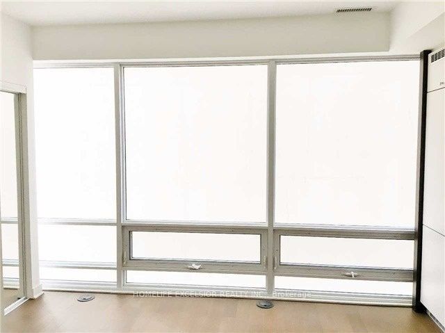 15 Grenville Street 904, Toronto, ON M4Y 1A1 photo 3