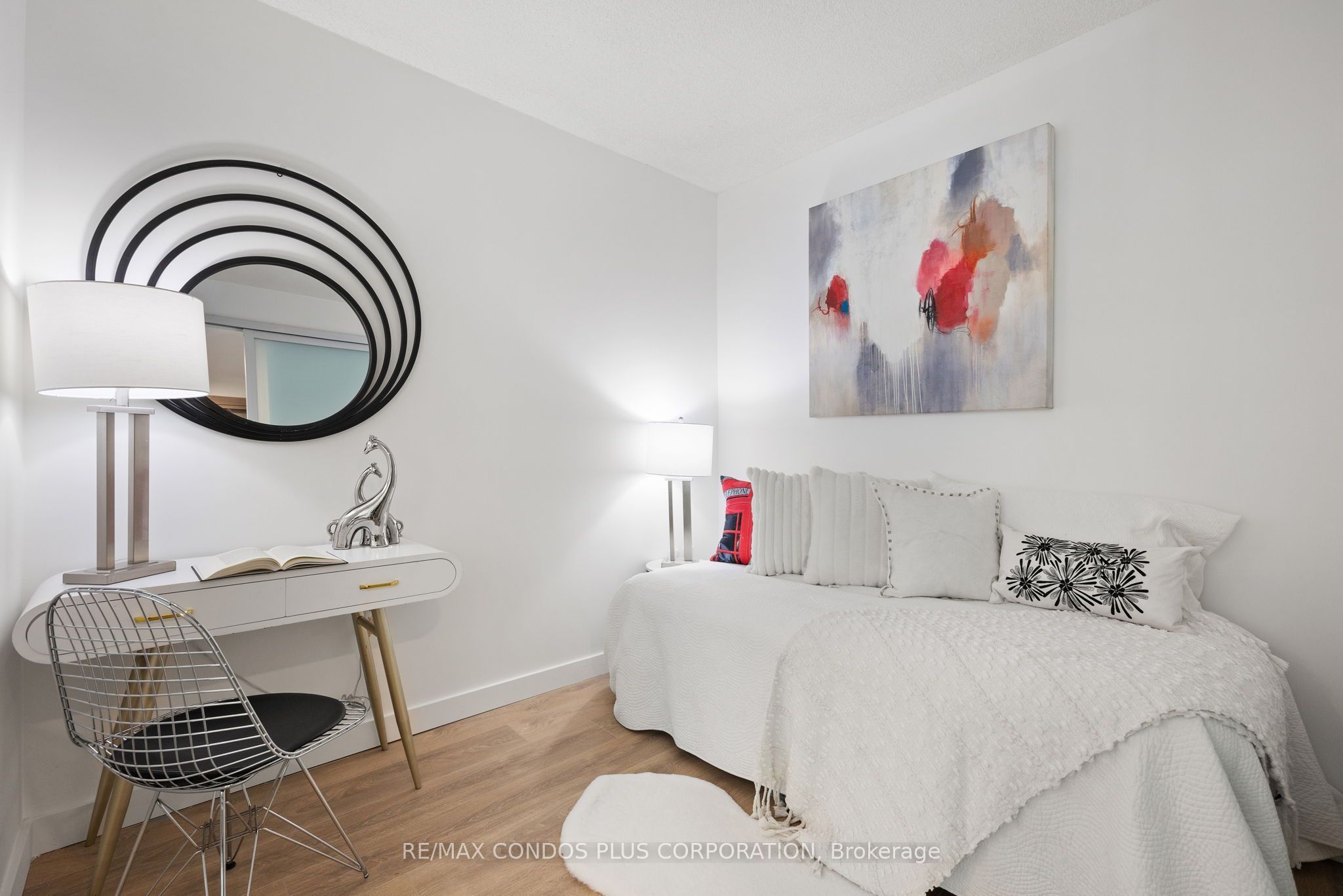 38 Widmer Street 810, Toronto, ON M5V 0P7 photo 5