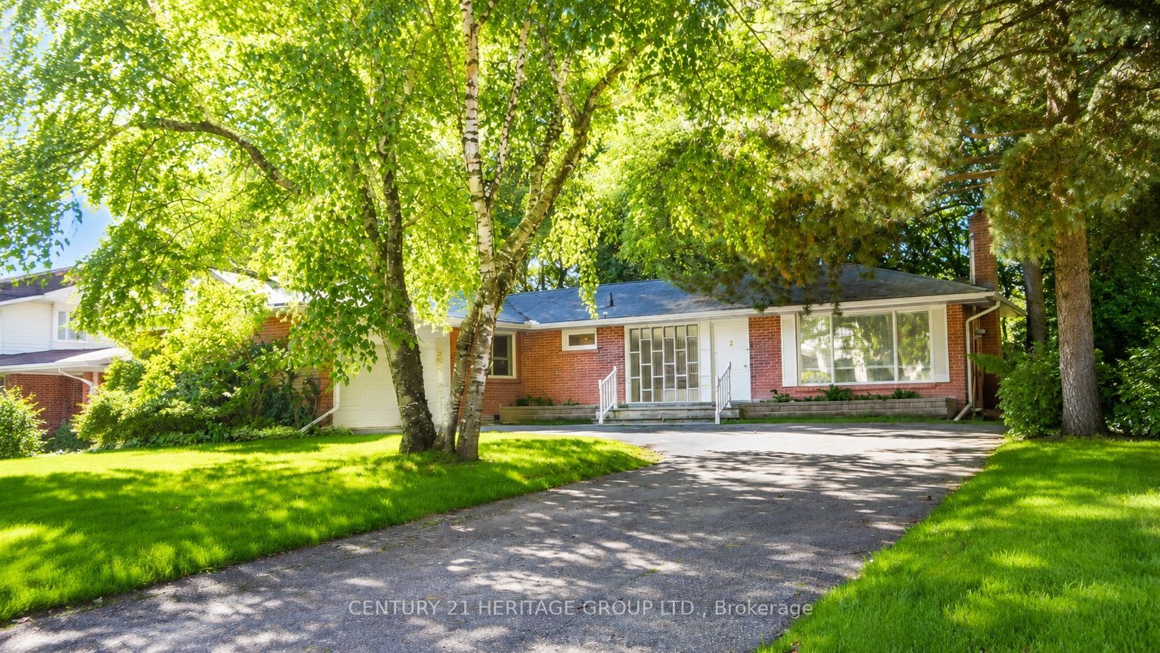 17 Hi Mount Drive Main, Toronto, ON M2K 1X3 photo 2