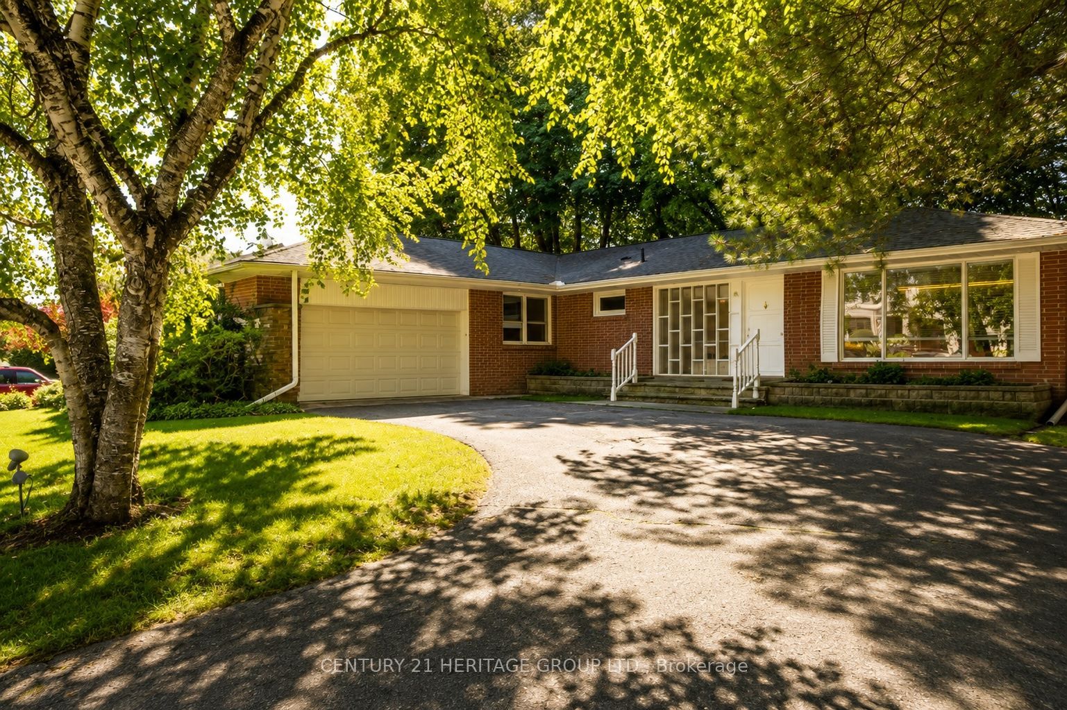 17 Hi Mount Drive Main, Toronto, ON M2K 1X3 photo 3