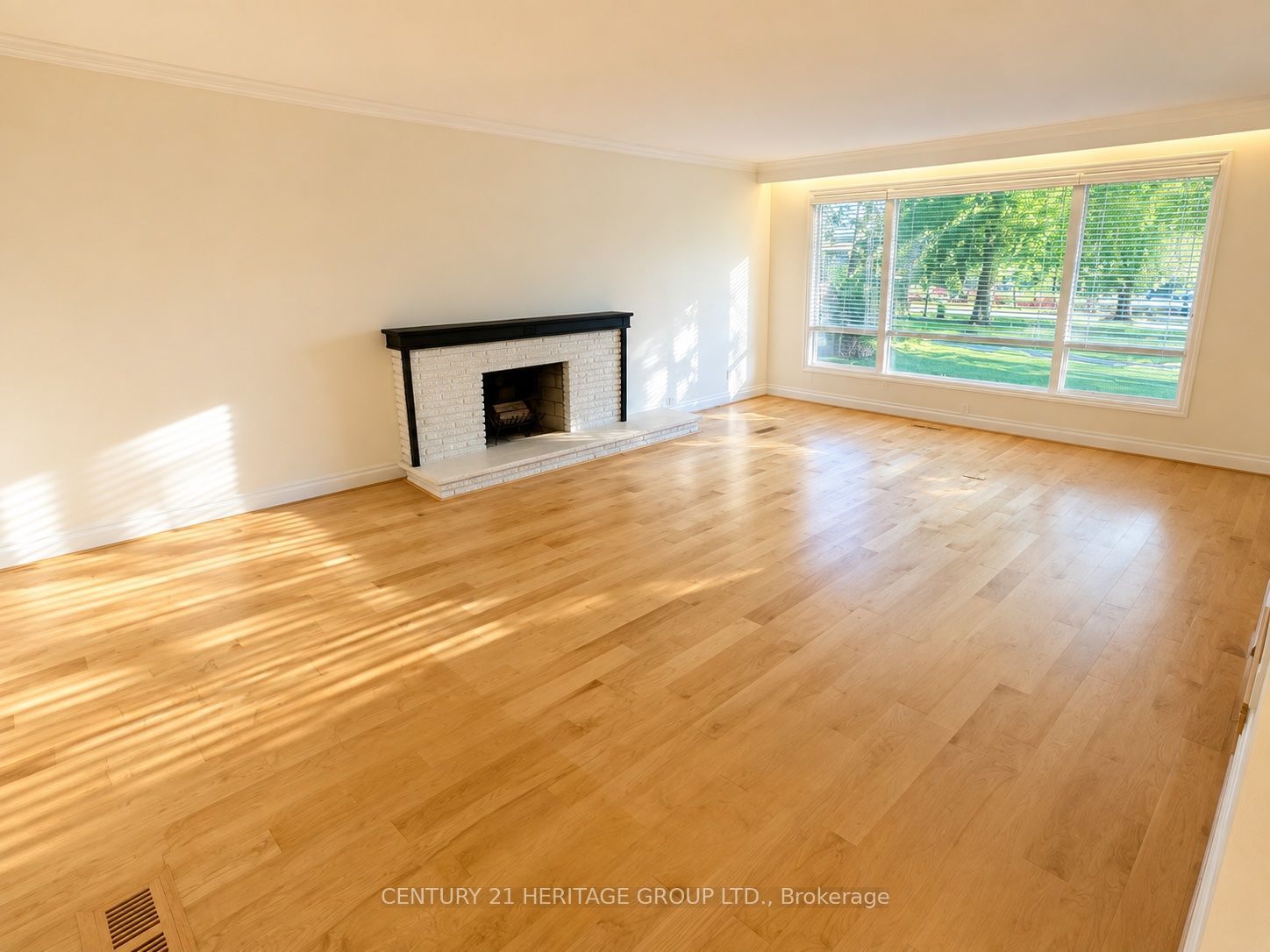 17 Hi Mount Drive Main, Toronto, ON M2K 1X3 photo 5