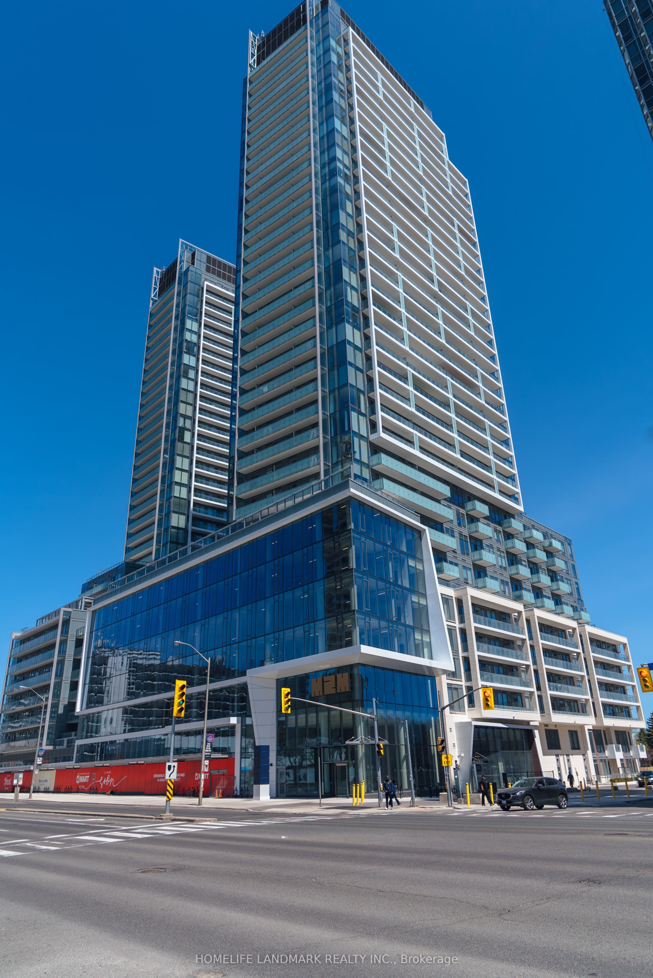 7 Golden Lion Heights N833, Toronto, ON M2M 0C1