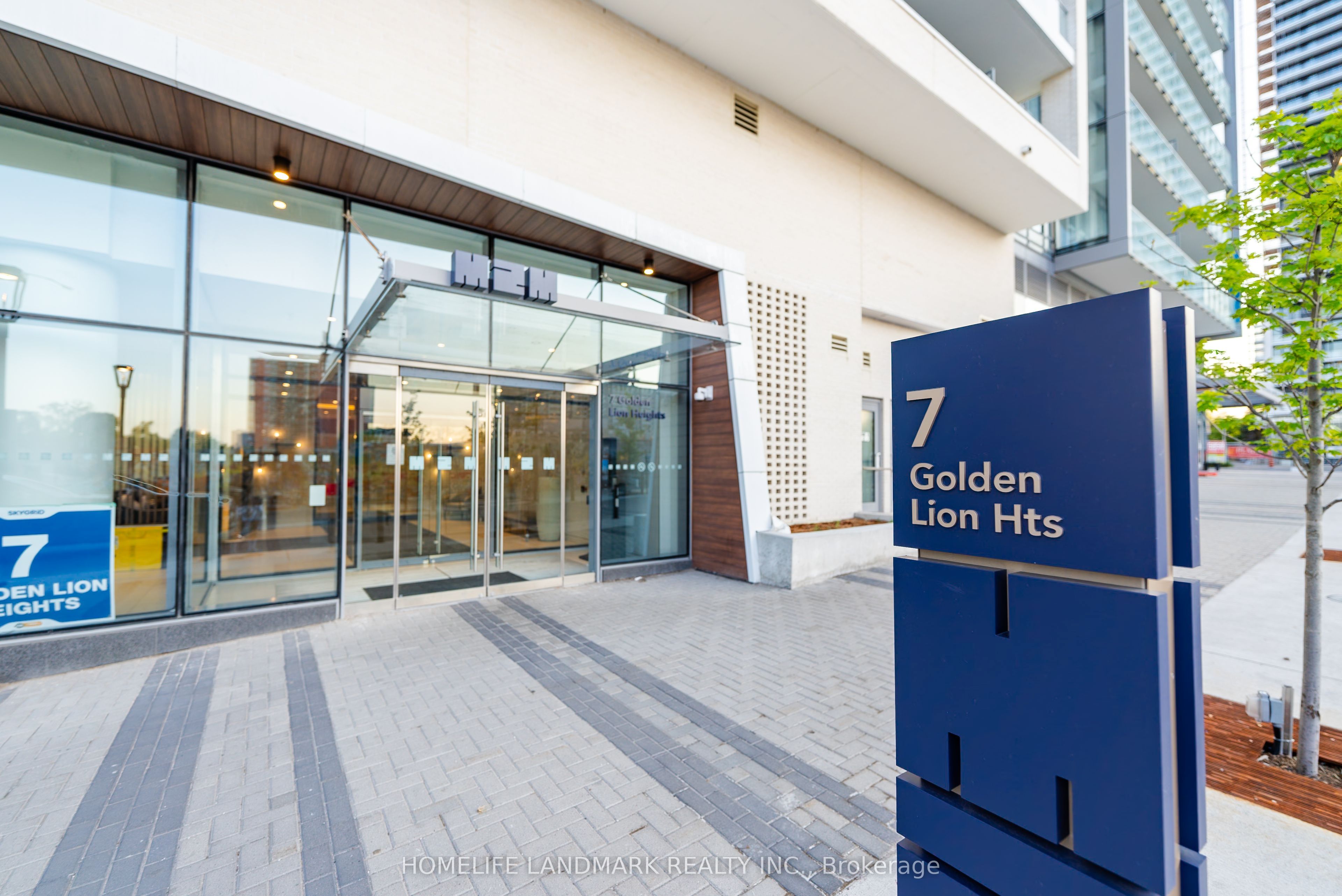 7 Golden Lion Heights N833, Toronto, ON M2M 0C1 photo 2