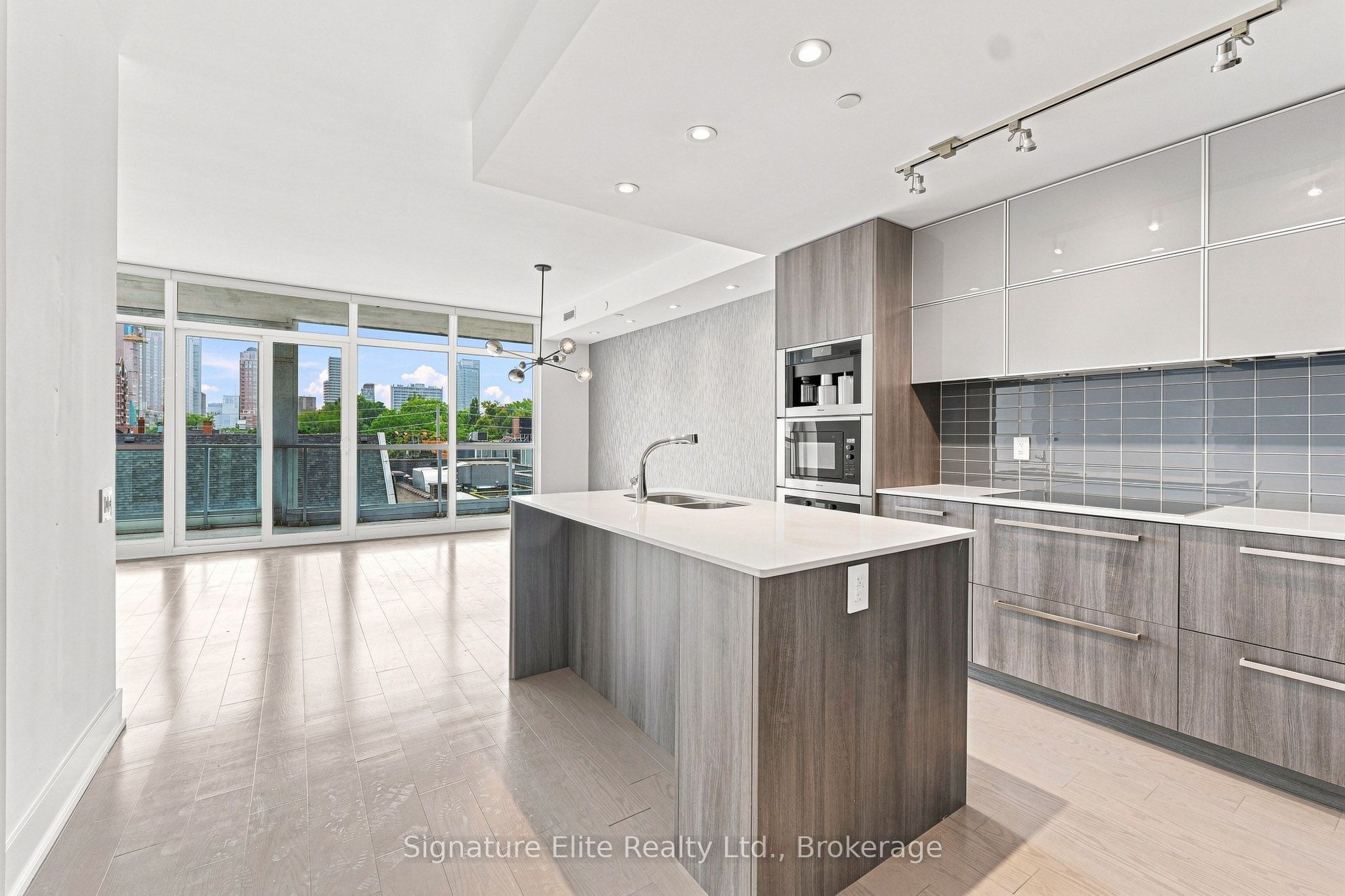 170 Avenue Road 401, Toronto, ON M5R 0A4 photo 2