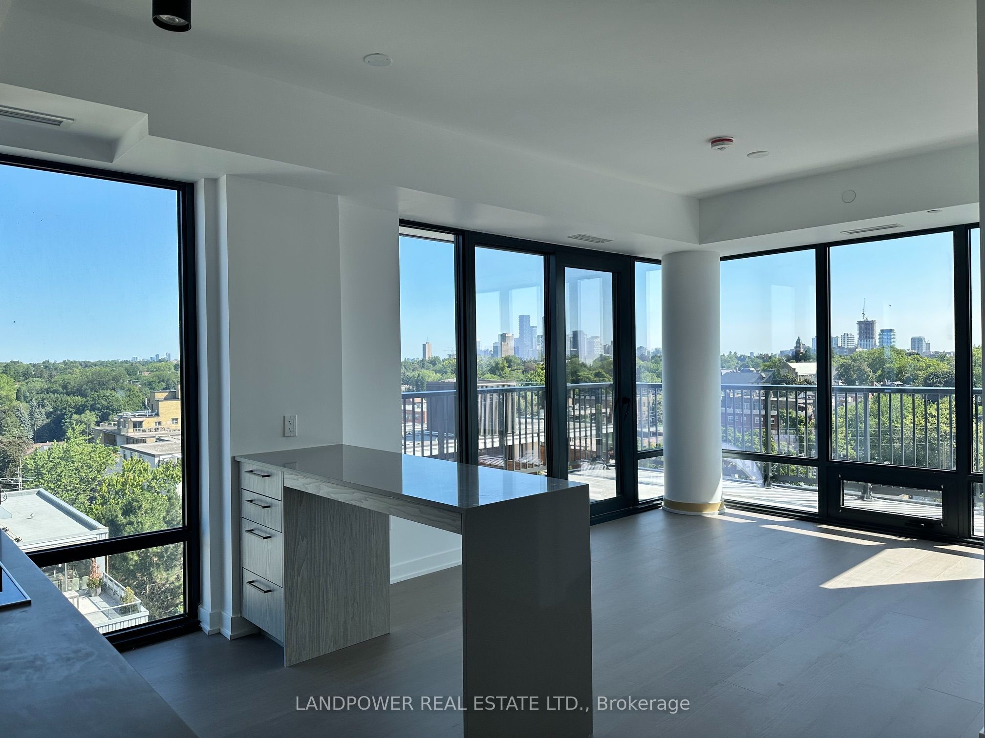 89 Montclair Avenue 1218, Toronto, ON M5P 0A9