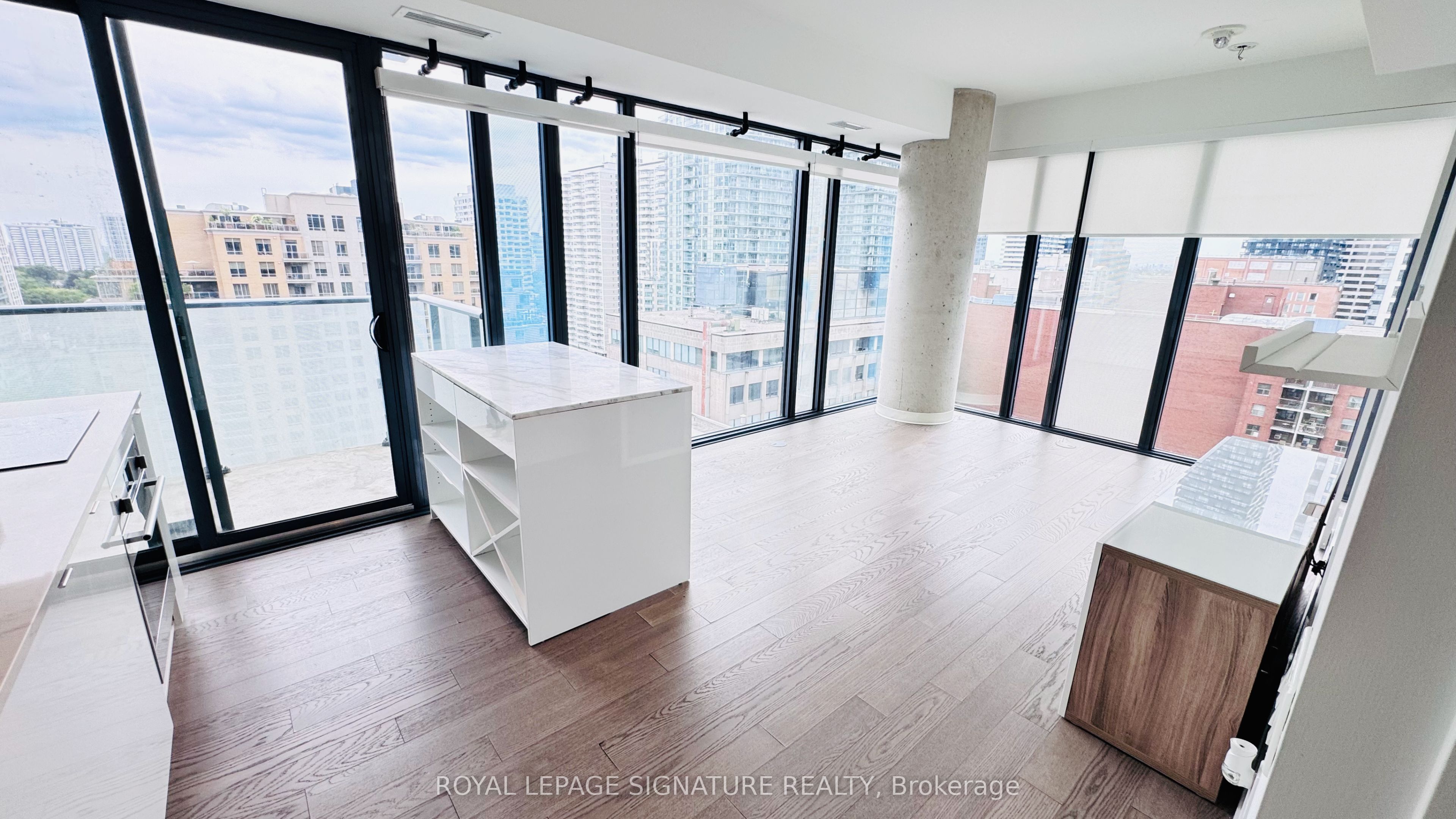 161 Roehampton Avenue 1712, Toronto, ON M4P 1P9 photo 3