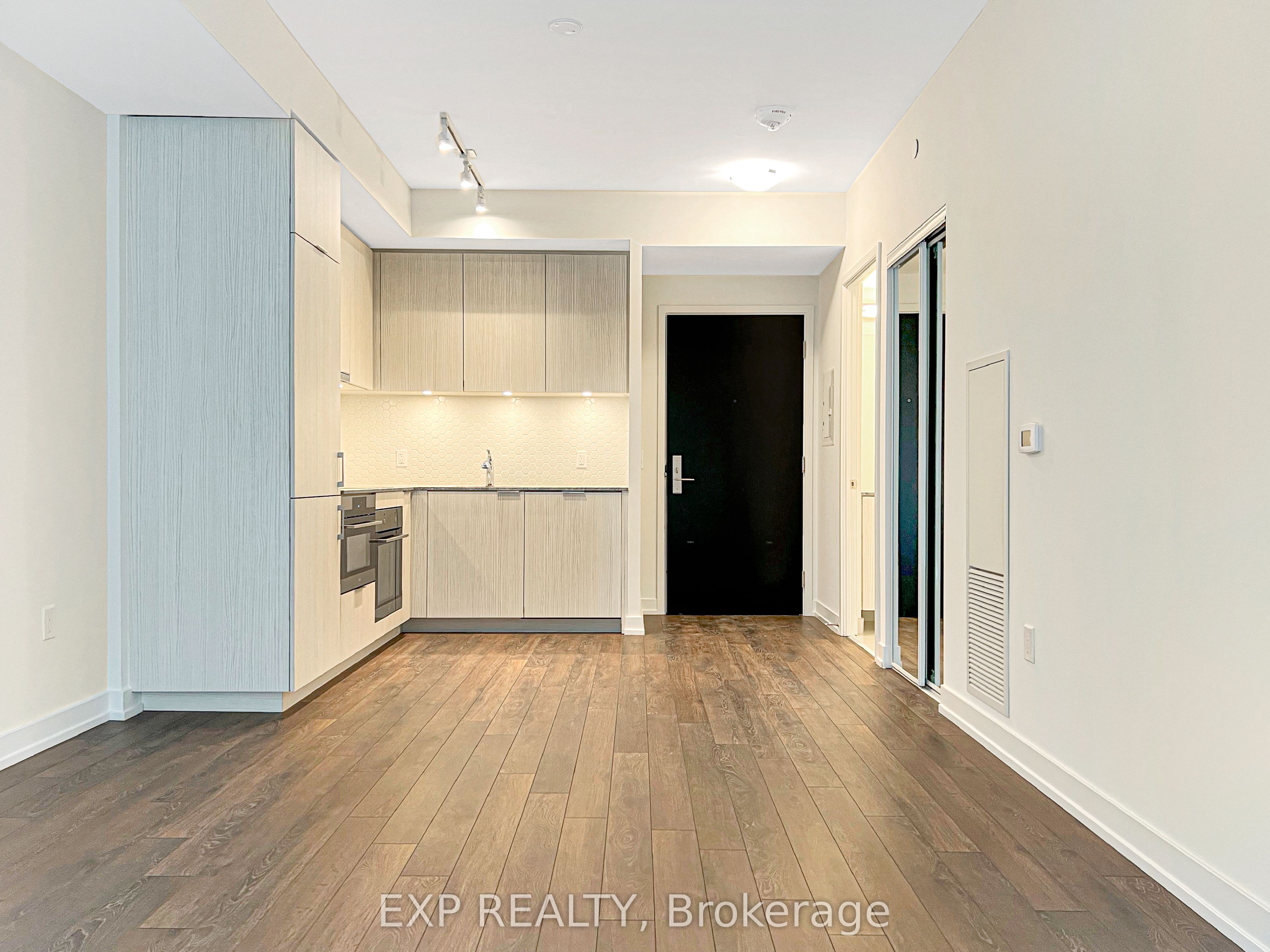 158 Front Street E 407, Toronto, ON M5A 0K9