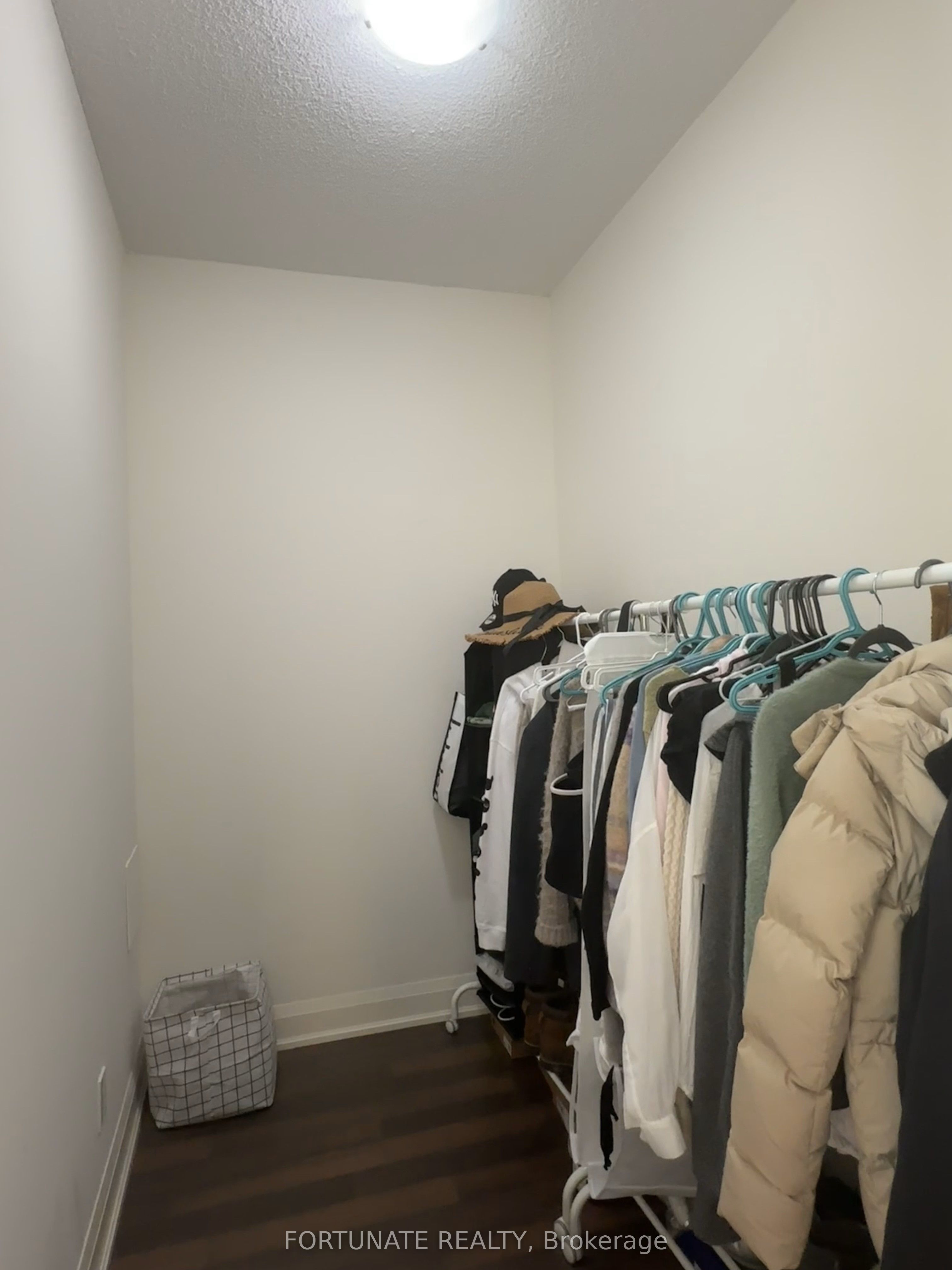 68 Canterbury Place 906, Toronto, ON M2N 0H8 photo 5