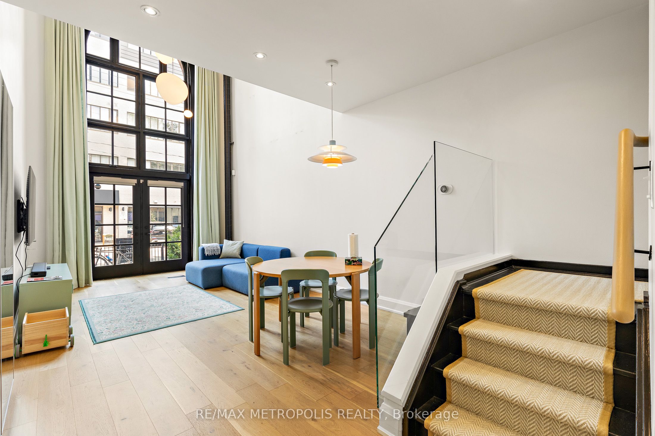 394 Euclid Avenue 102, Toronto, ON M6G 2S9 photo 3