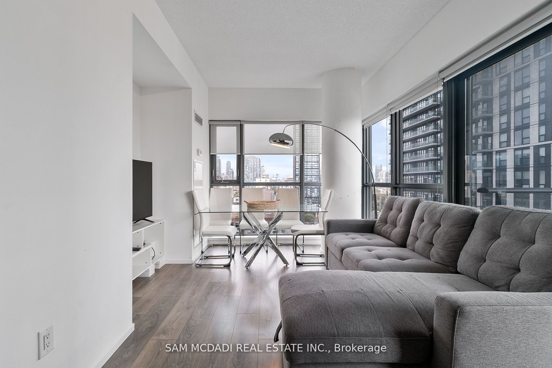 159 Dundas Street E 1906, Toronto, ON M5B 1E4 photo 4