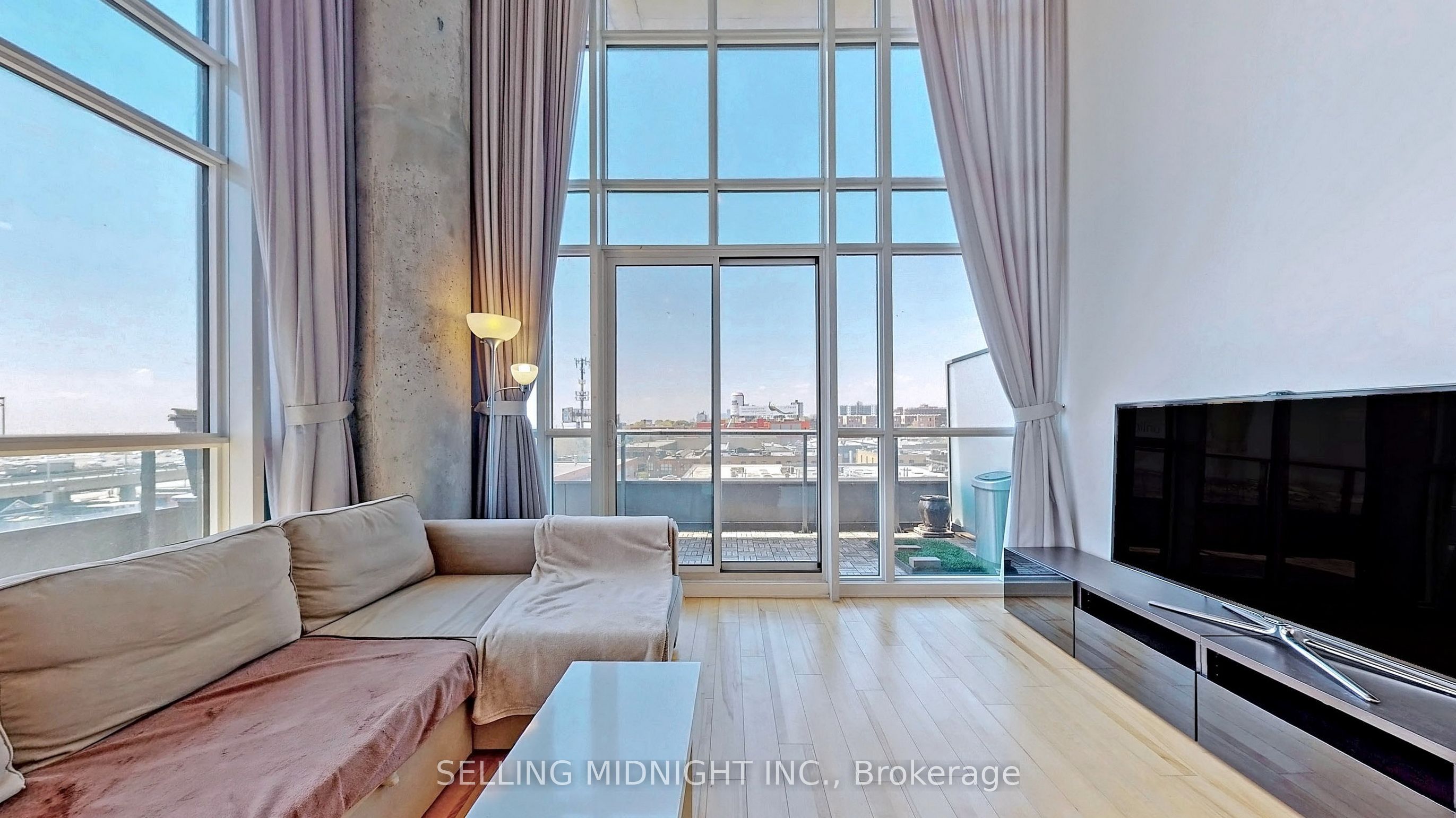 5 Hanna Avenue 540, Toronto, ON M6K 0B3 photo 5