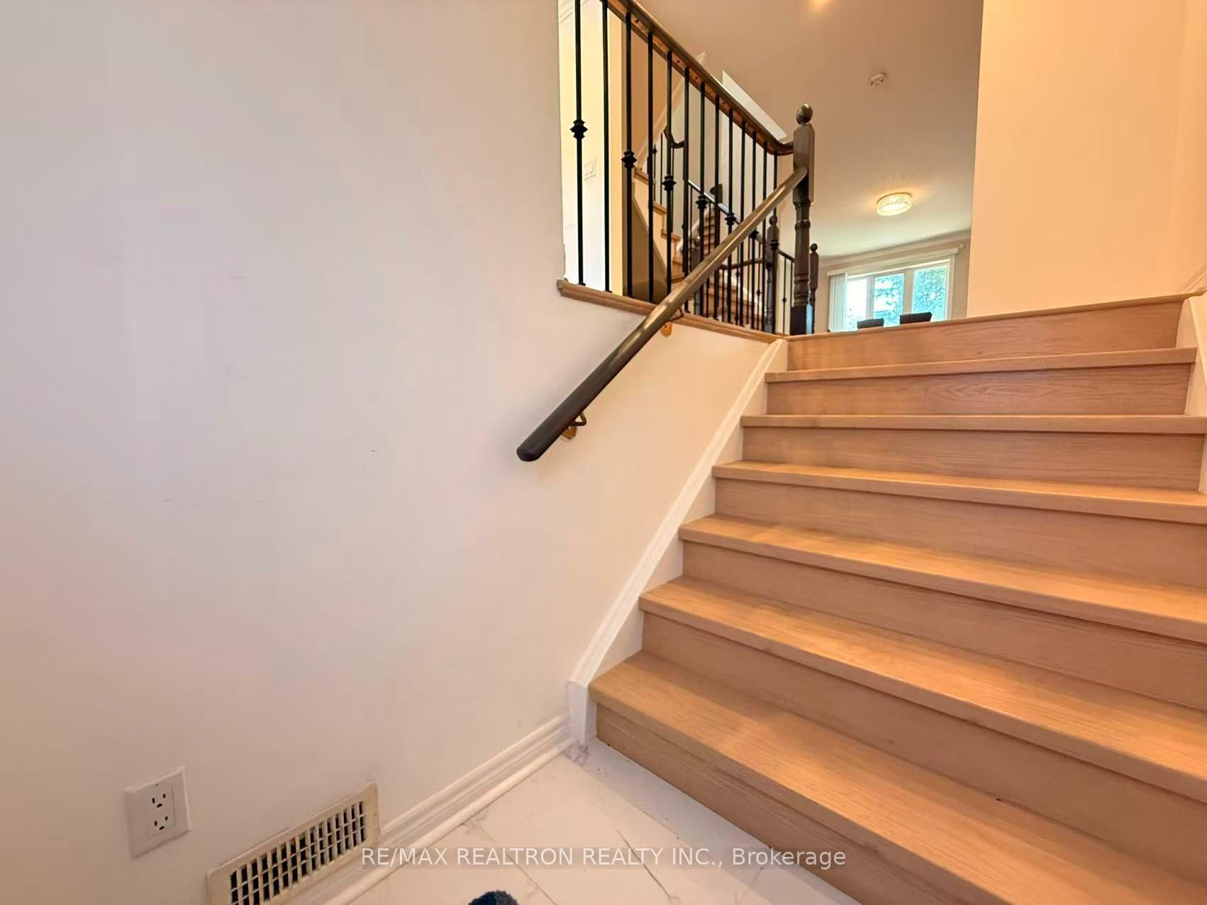 269 Finch Avenue E, Toronto, ON M1C 2W2 photo 5