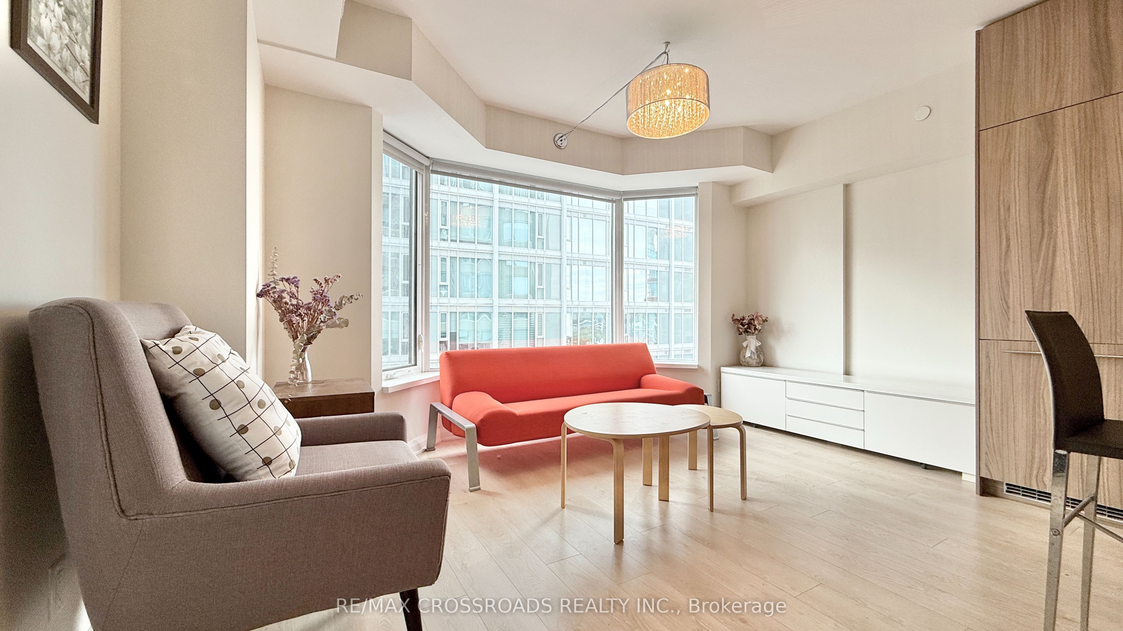 155 Yorkville Avenue 2108 (second bedroom), Toronto, ON M5R 0B4 photo 5