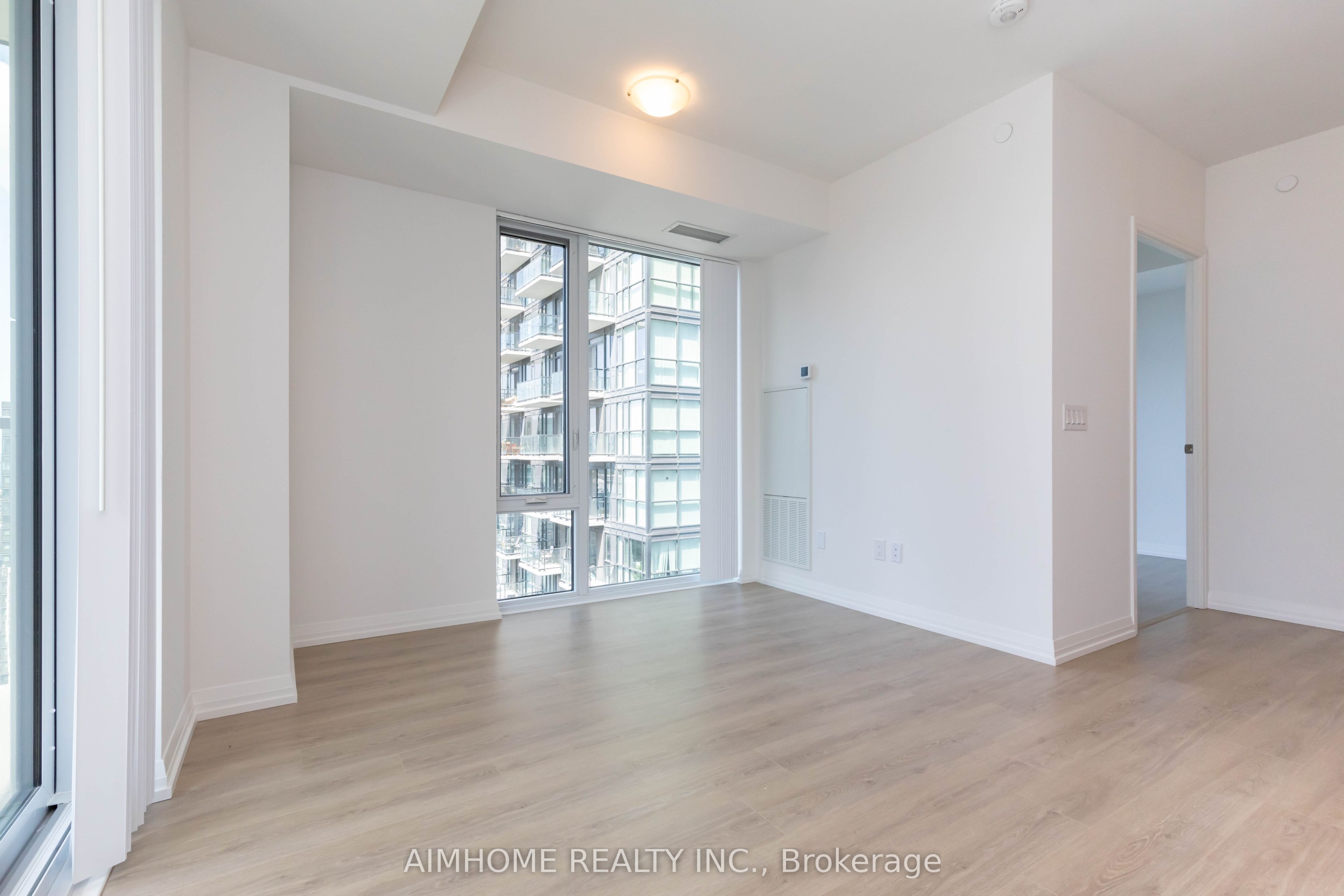 8 Widmer Street 4012, Toronto, ON M5V 2E7 photo 4