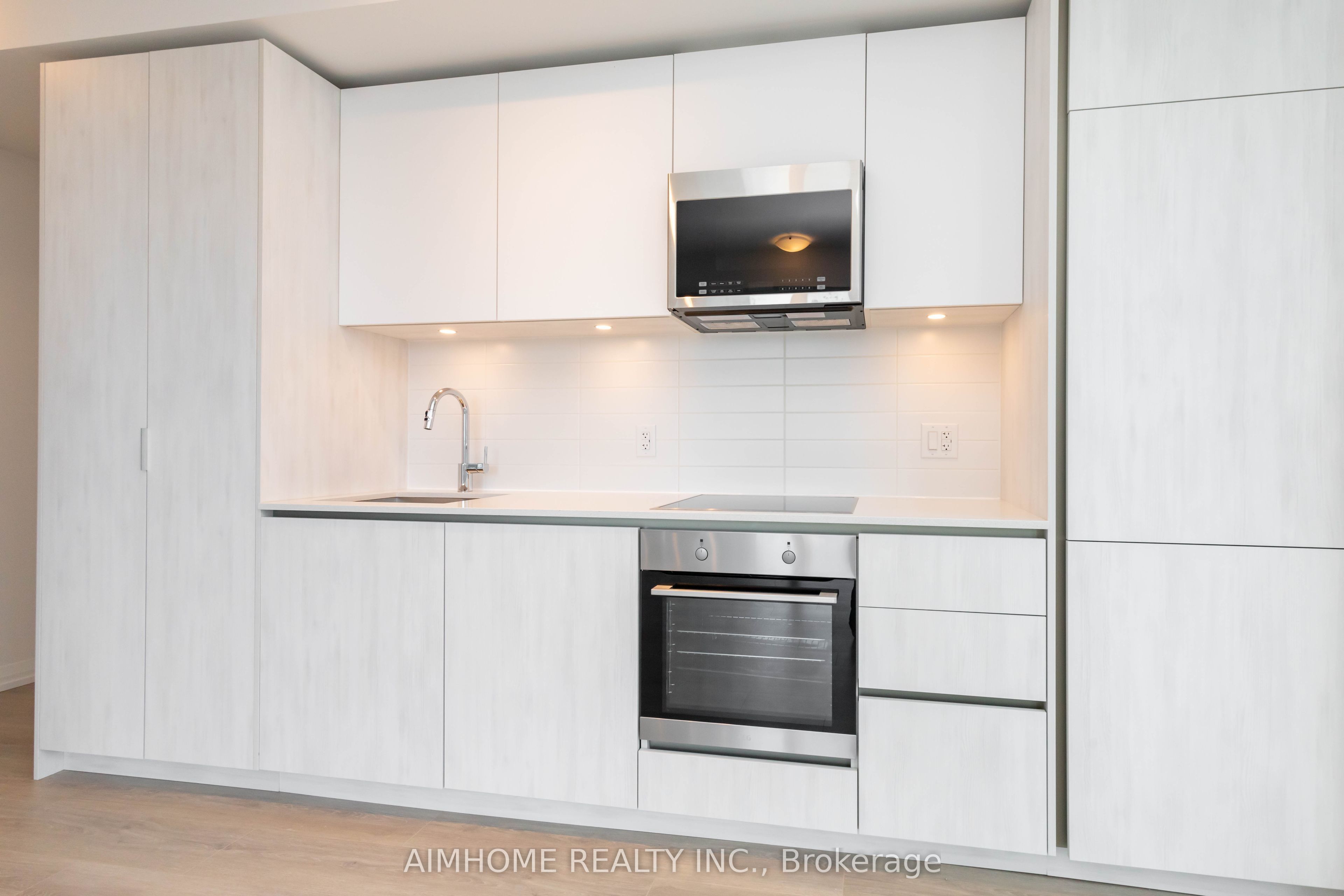 8 Widmer Street 4012, Toronto, ON M5V 2E7 photo 5
