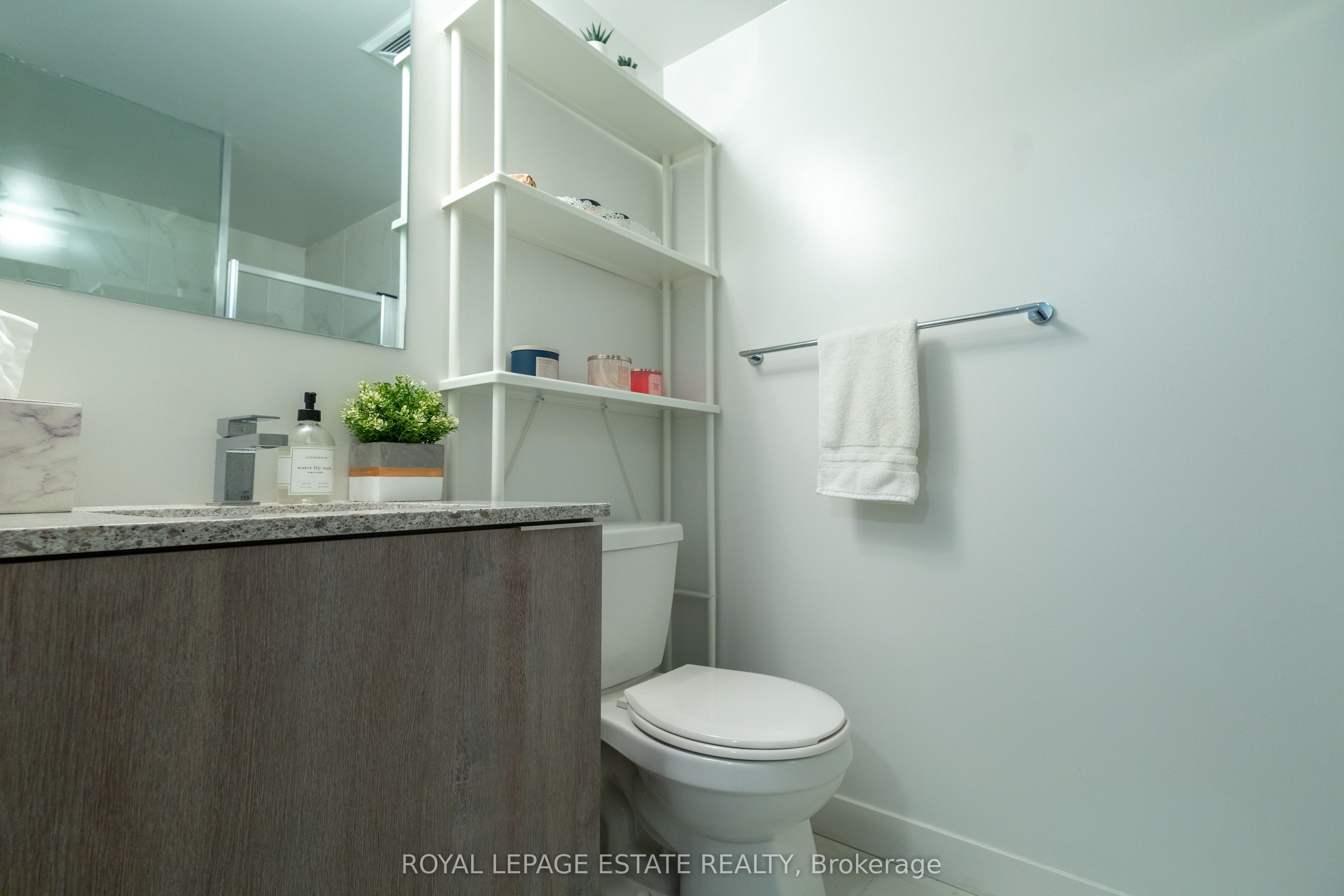 31 Tippett Road 657, Toronto, ON M3H 0C8 photo 4