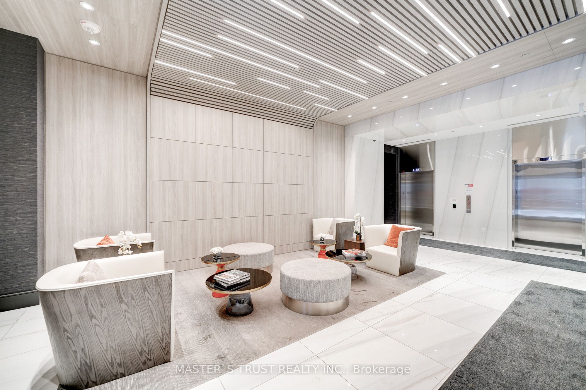 75 Canterbury Place 2705, Toronto, ON M2N 0L2 photo 4