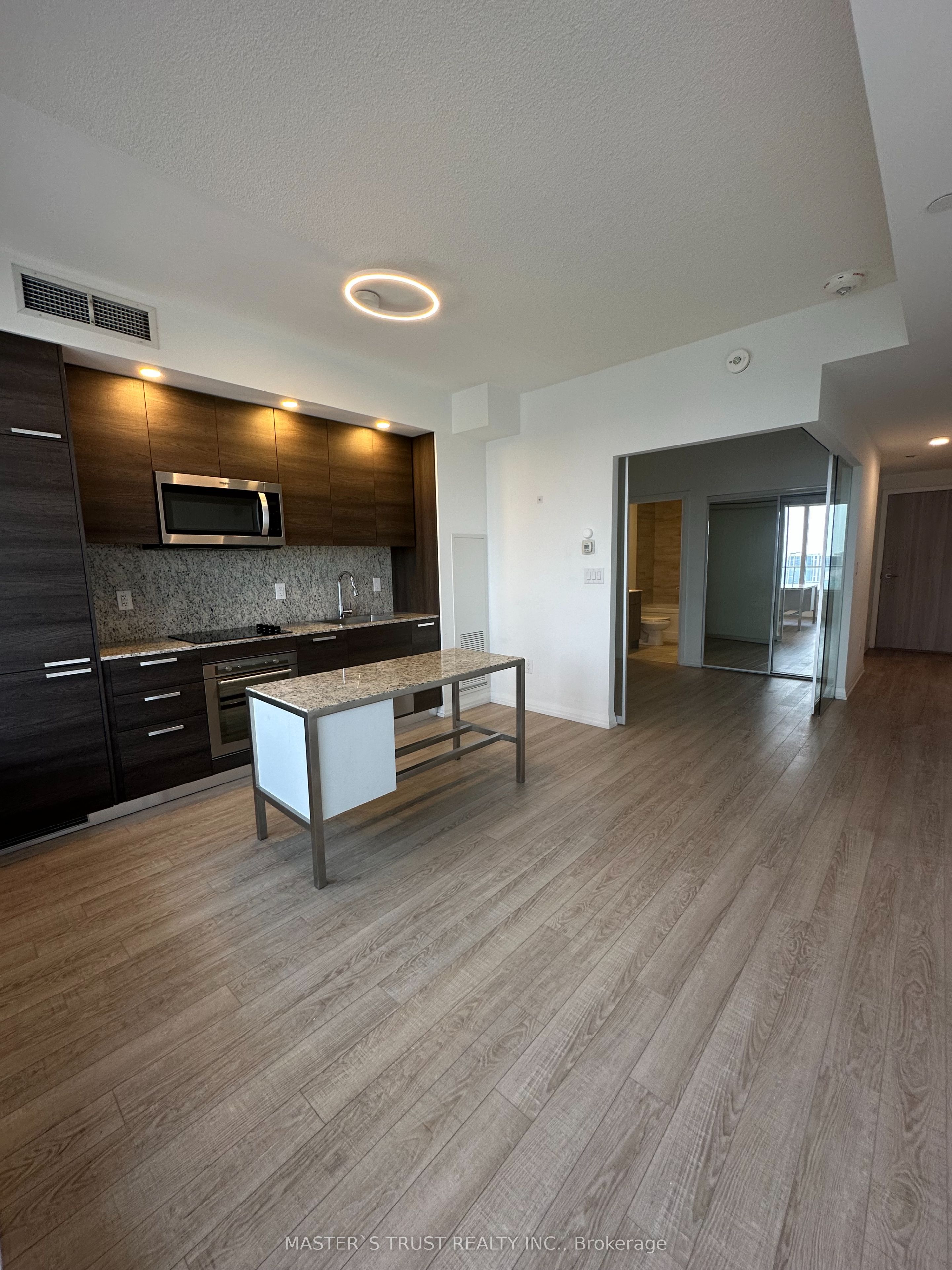 75 Canterbury Place 2705, Toronto, ON M2N 0L2 photo 5