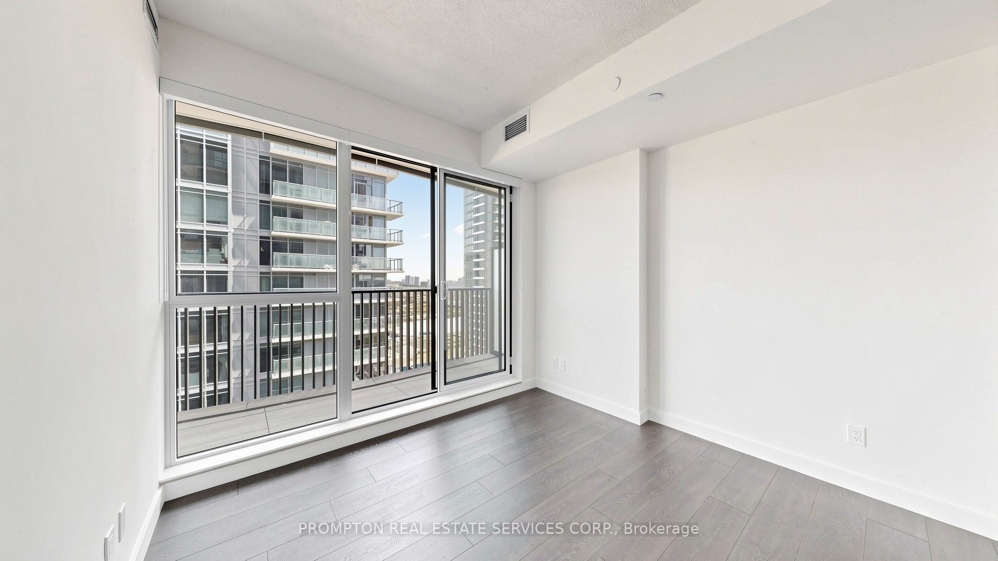 18 Esther Shiner Boulevard 1711, Toronto, ON M2K 0J7 photo 3