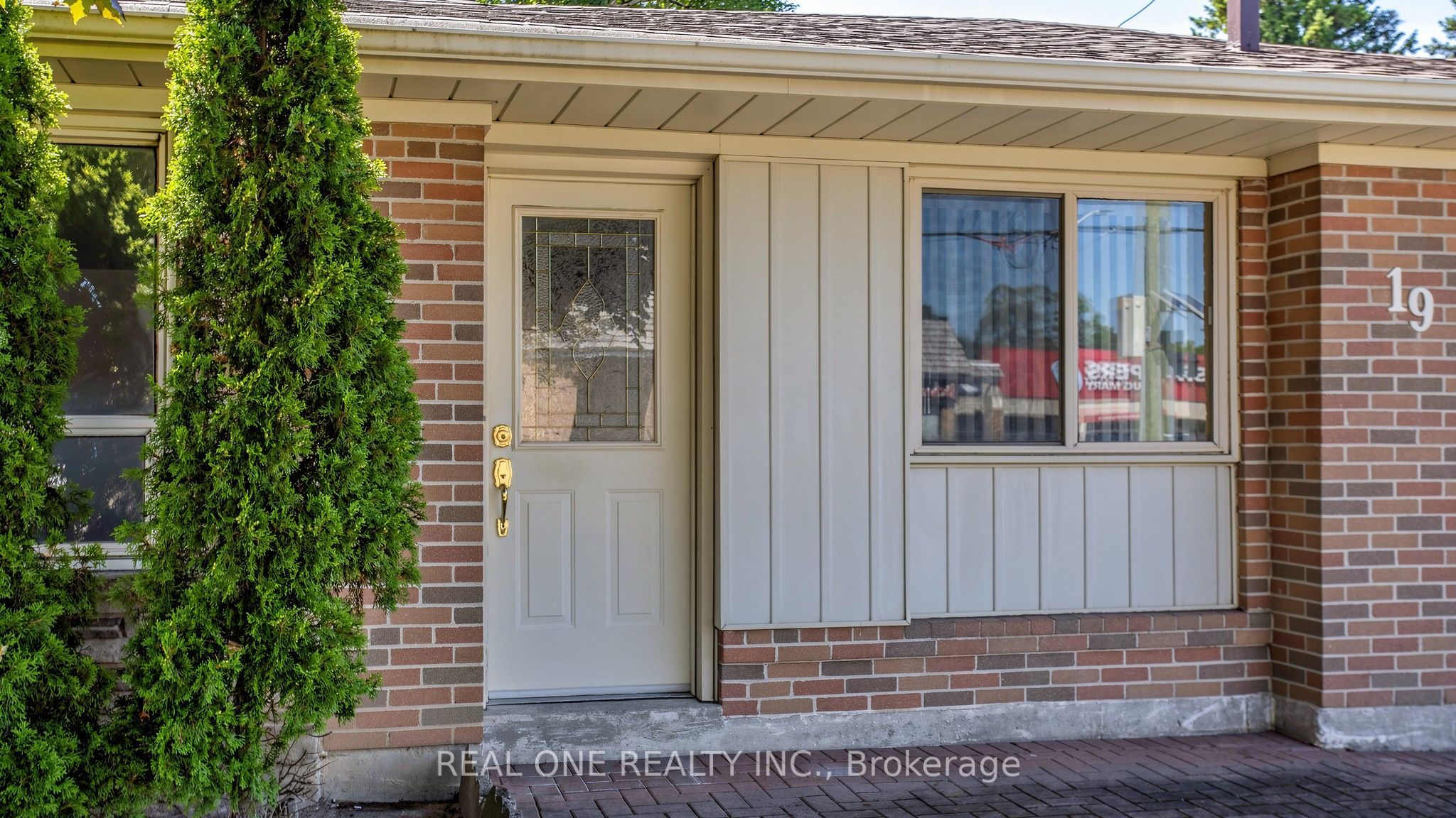 19 Nymark Avenue, Toronto, ON M2J 2G8 photo 2