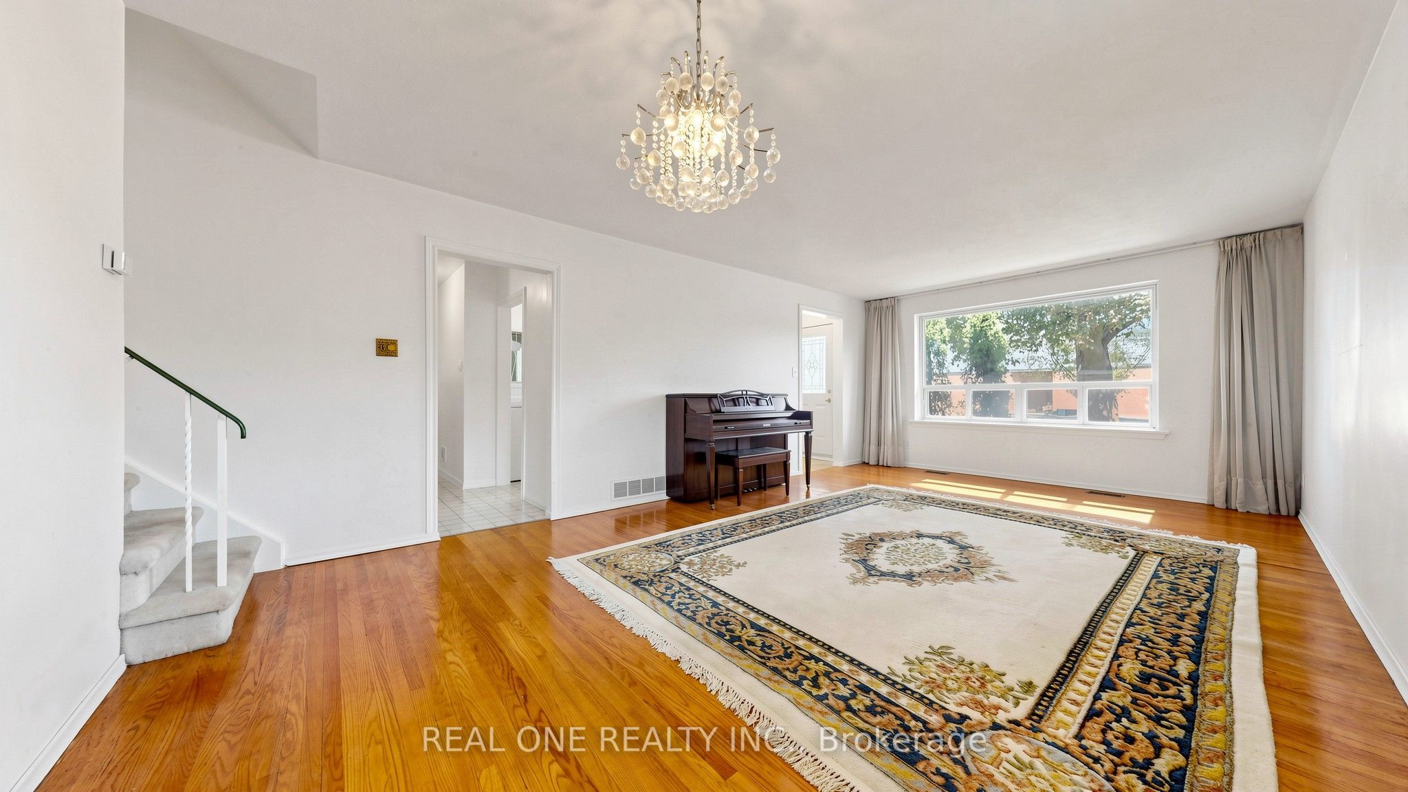 19 Nymark Avenue, Toronto, ON M2J 2G8 photo 5