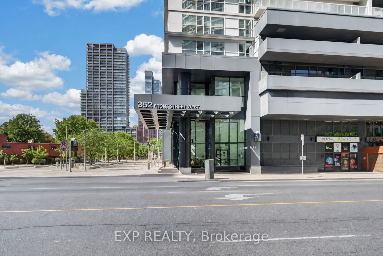 352 Front Street W 1916, Toronto, ON M5V 0K3 photo 2