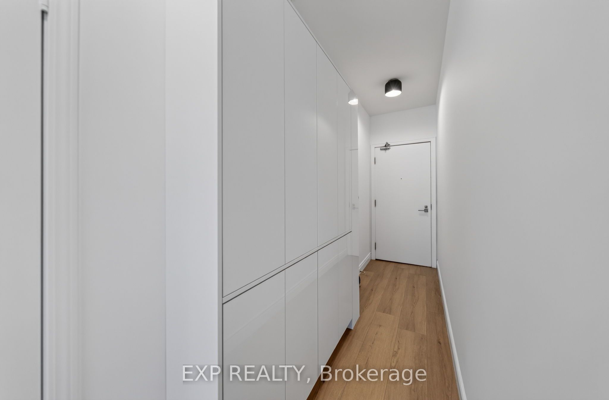 352 Front Street W 1916, Toronto, ON M5V 0K3 photo 4