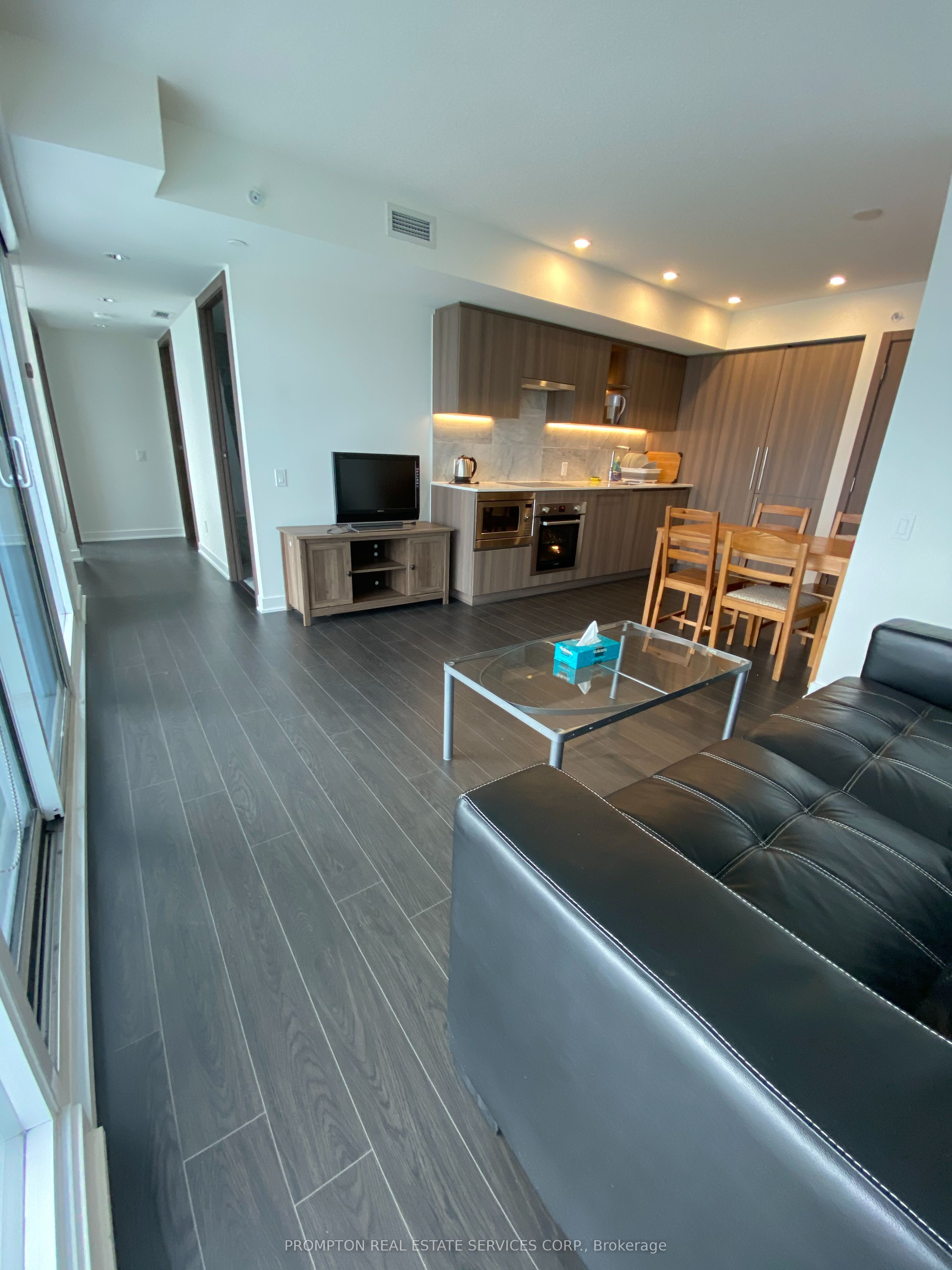 17 Bathurst Street 1702, Toronto, ON M5V 0N1 photo 3