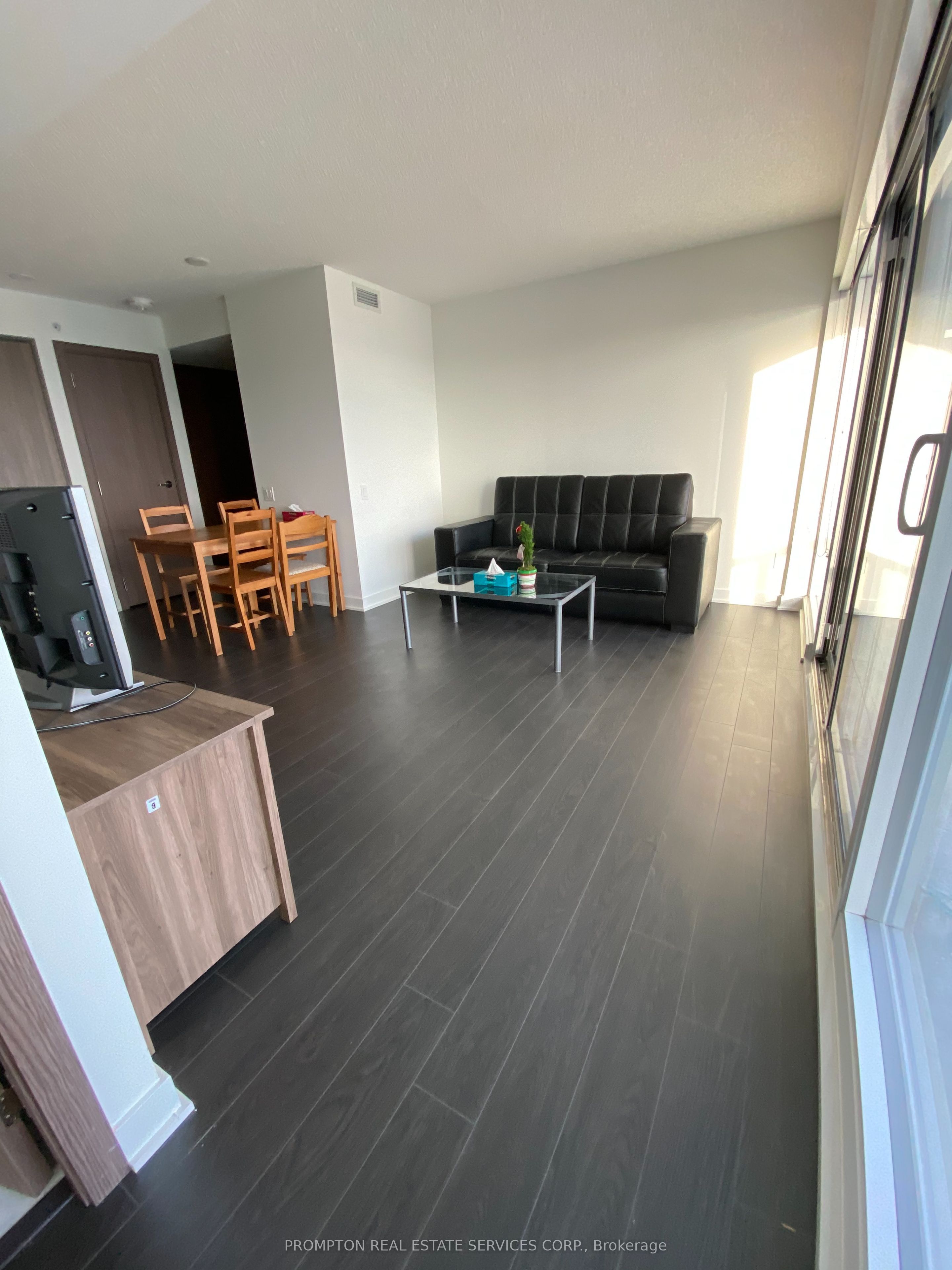 17 Bathurst Street 1702, Toronto, ON M5V 0N1 photo 4