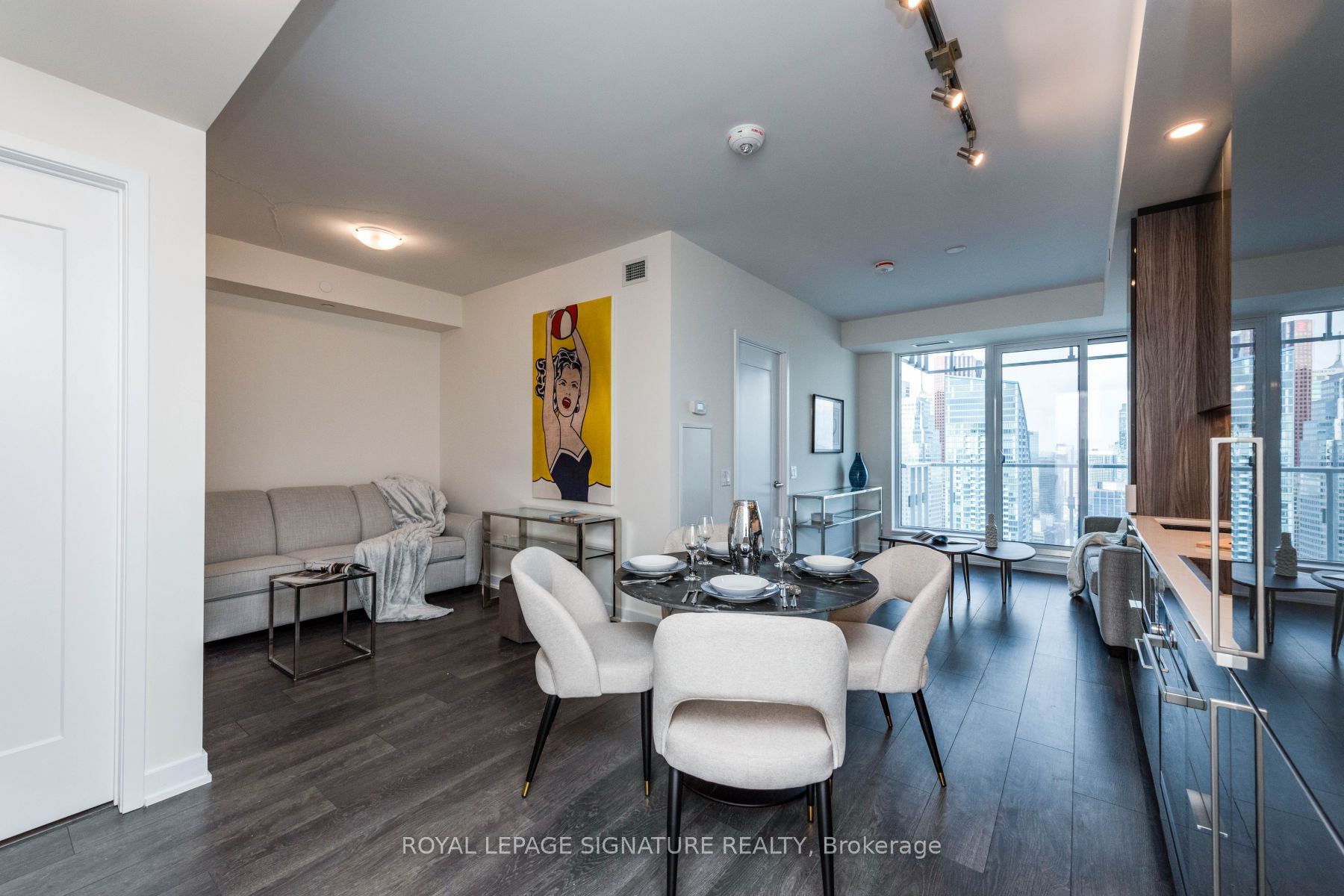 28 Freeland Street 5306, Toronto, ON M5E 0E3