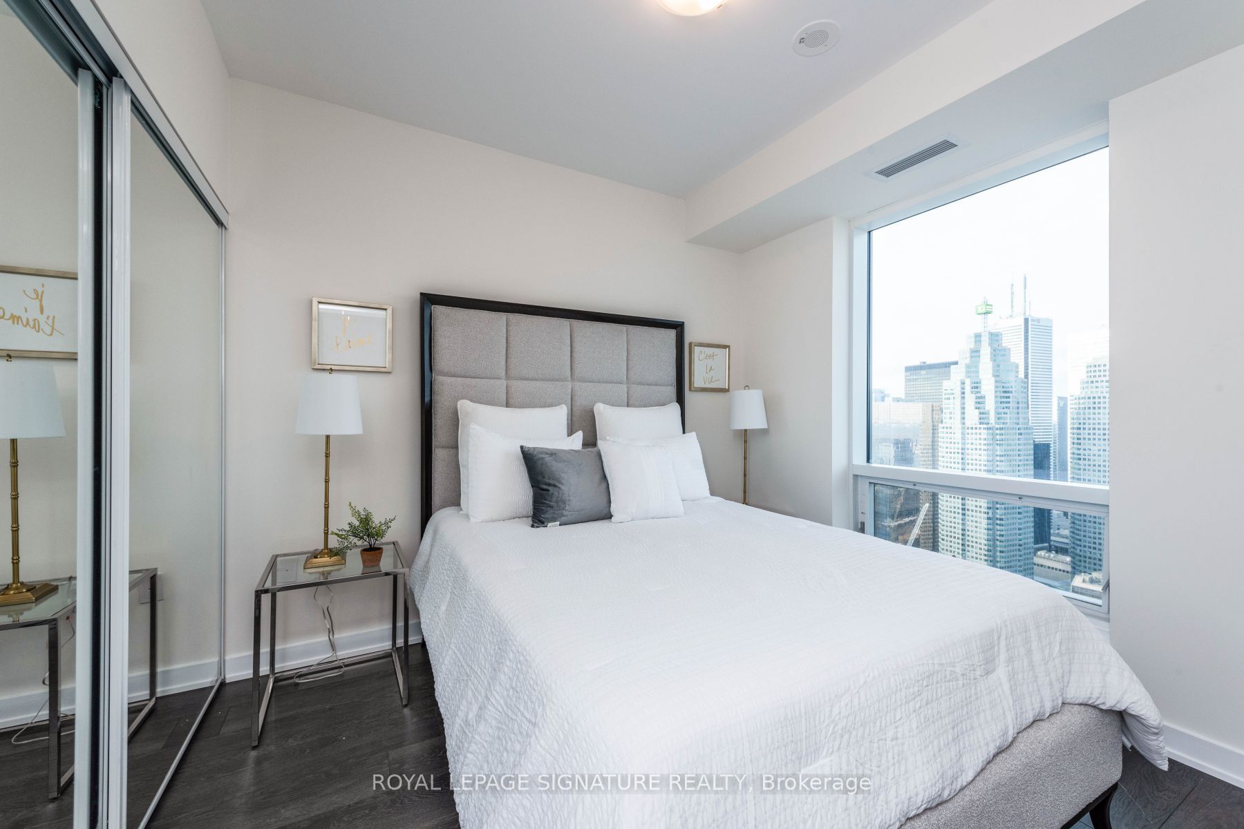 28 Freeland Street 5306, Toronto, ON M5E 0E3 photo 4