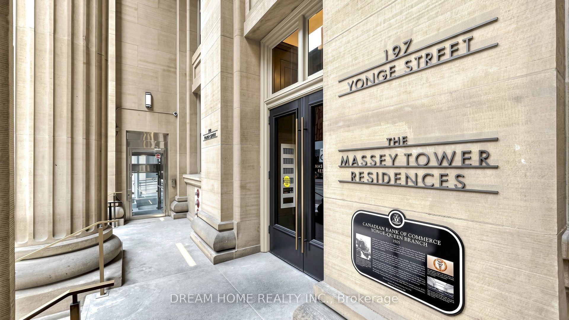 197 YONGE ST Street 1701, Toronto, ON M5B 0C1 photo 2