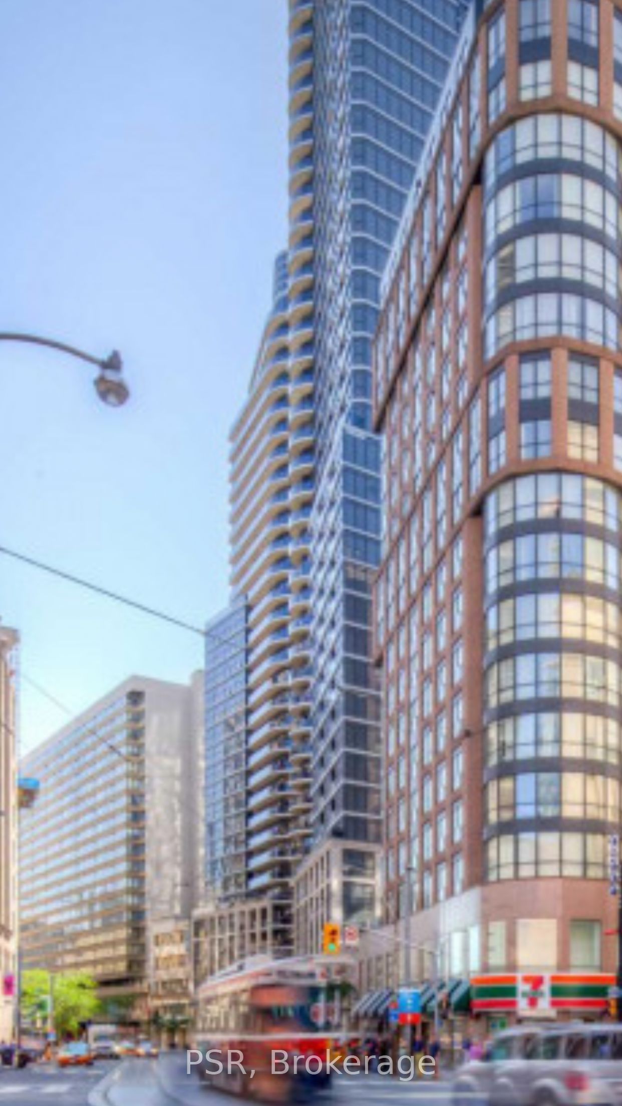 7 Carlton Street 1813, Toronto, ON M5B 2M3 photo 2